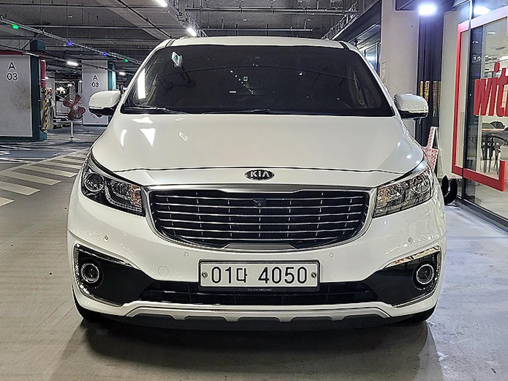 KIA CARNIVAL