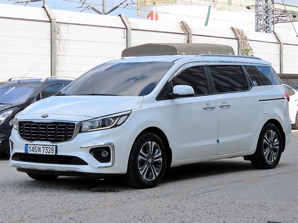 KIA CARNIVAL photo 2
