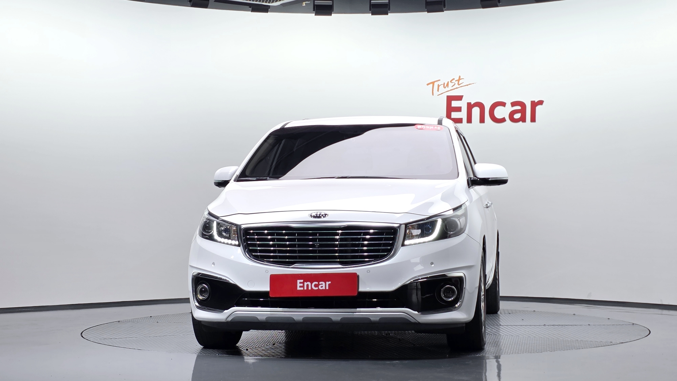 KIA CARNIVAL photo 3