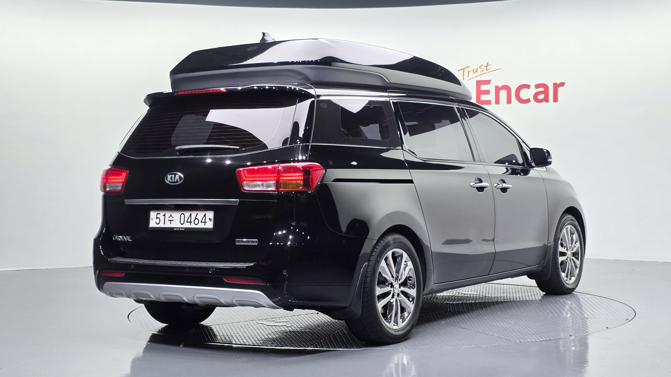 KIA CARNIVAL photo 3
