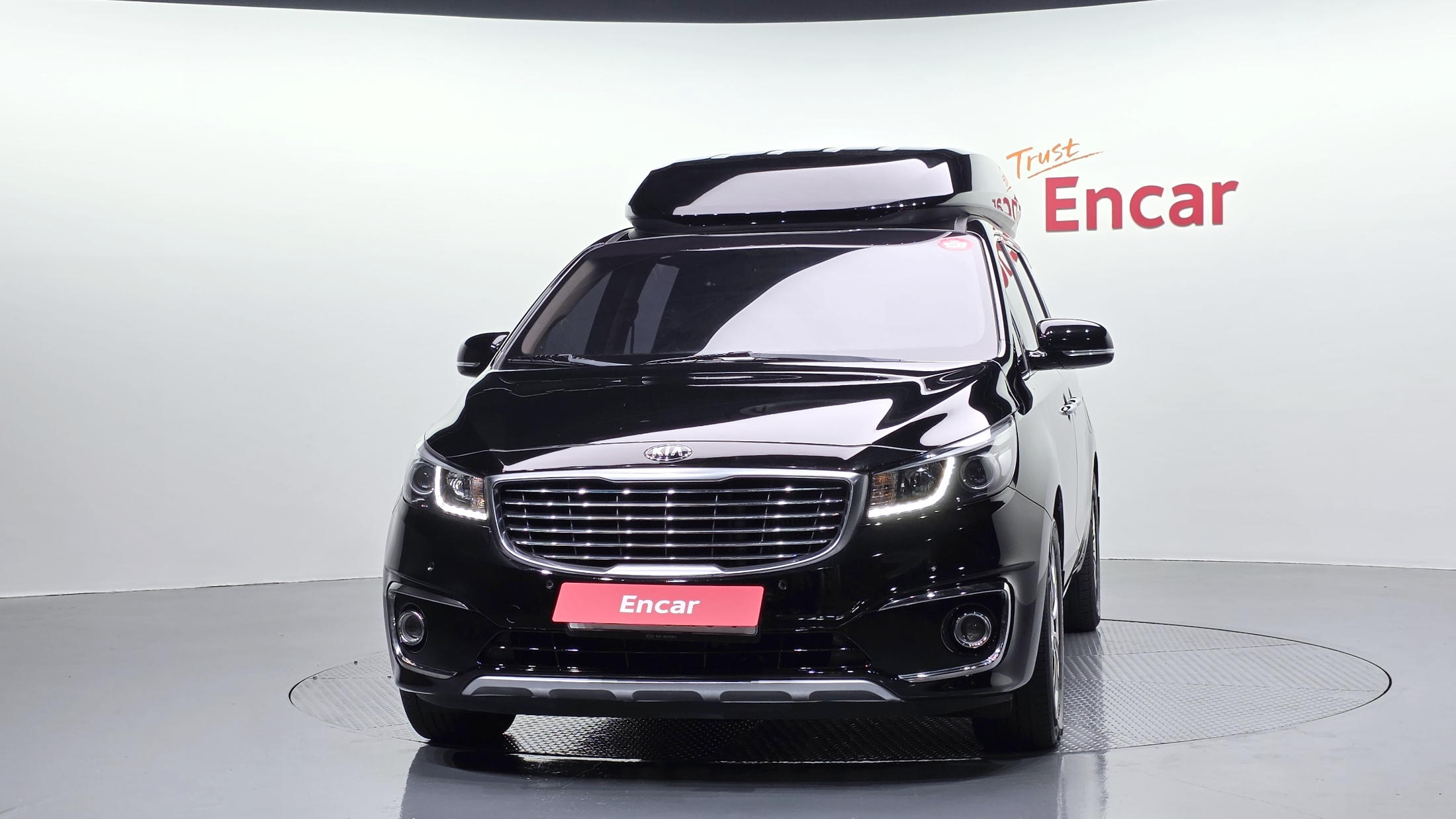 KIA CARNIVAL photo 2