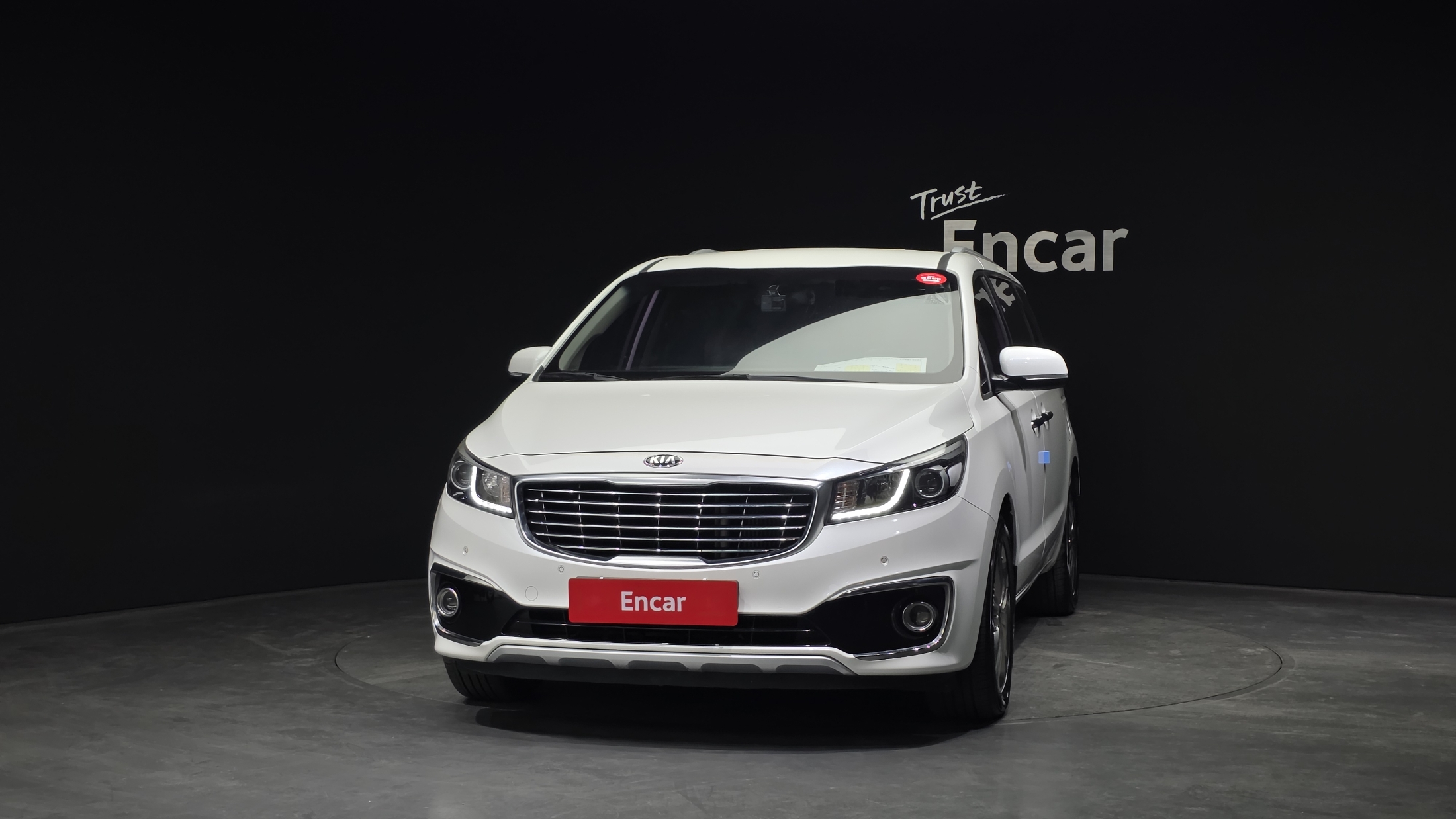 KIA CARNIVAL photo 3