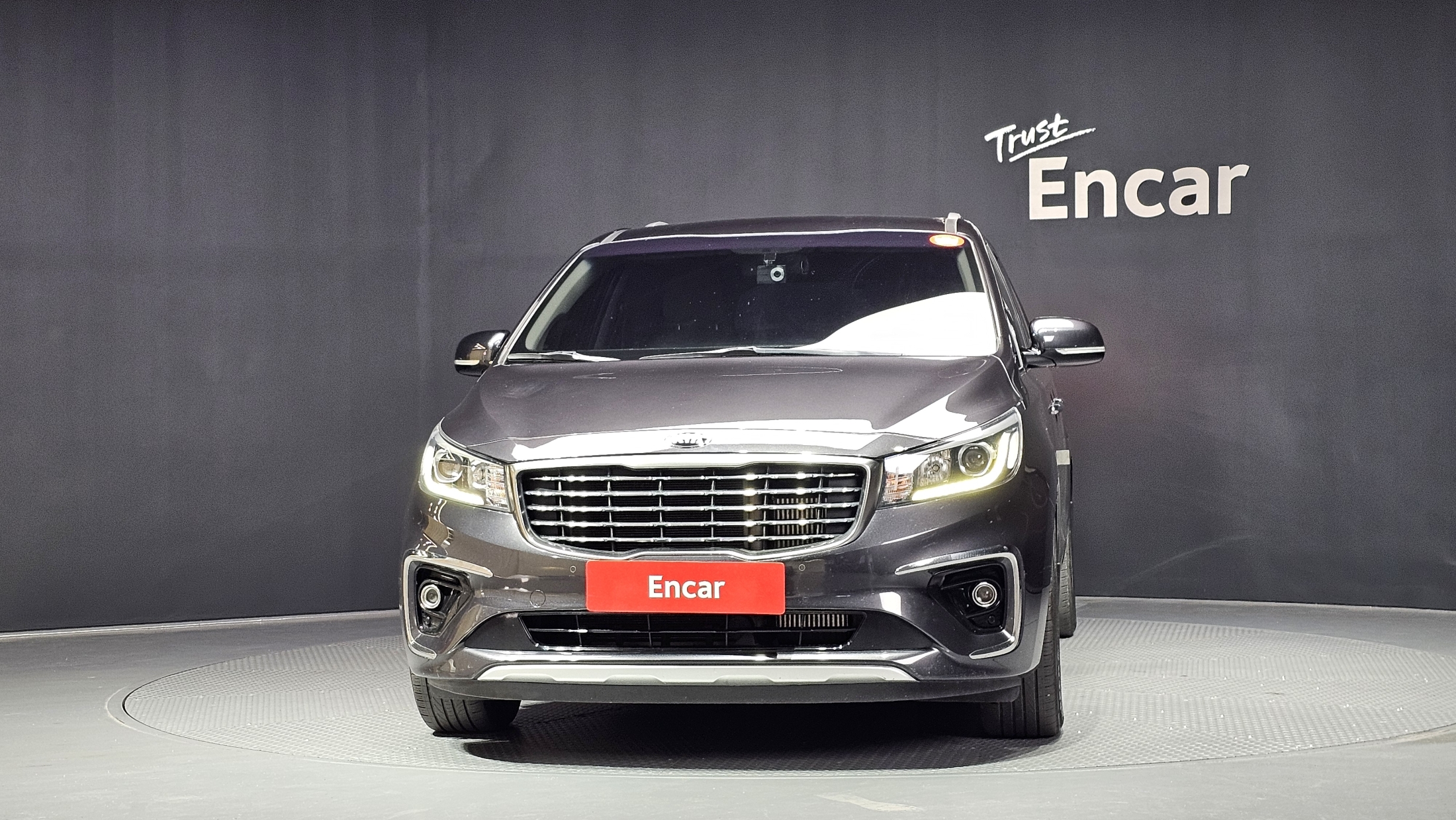 KIA CARNIVAL photo 3