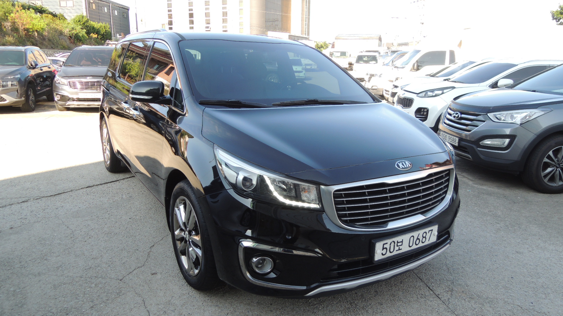 KIA CARNIVAL photo 3