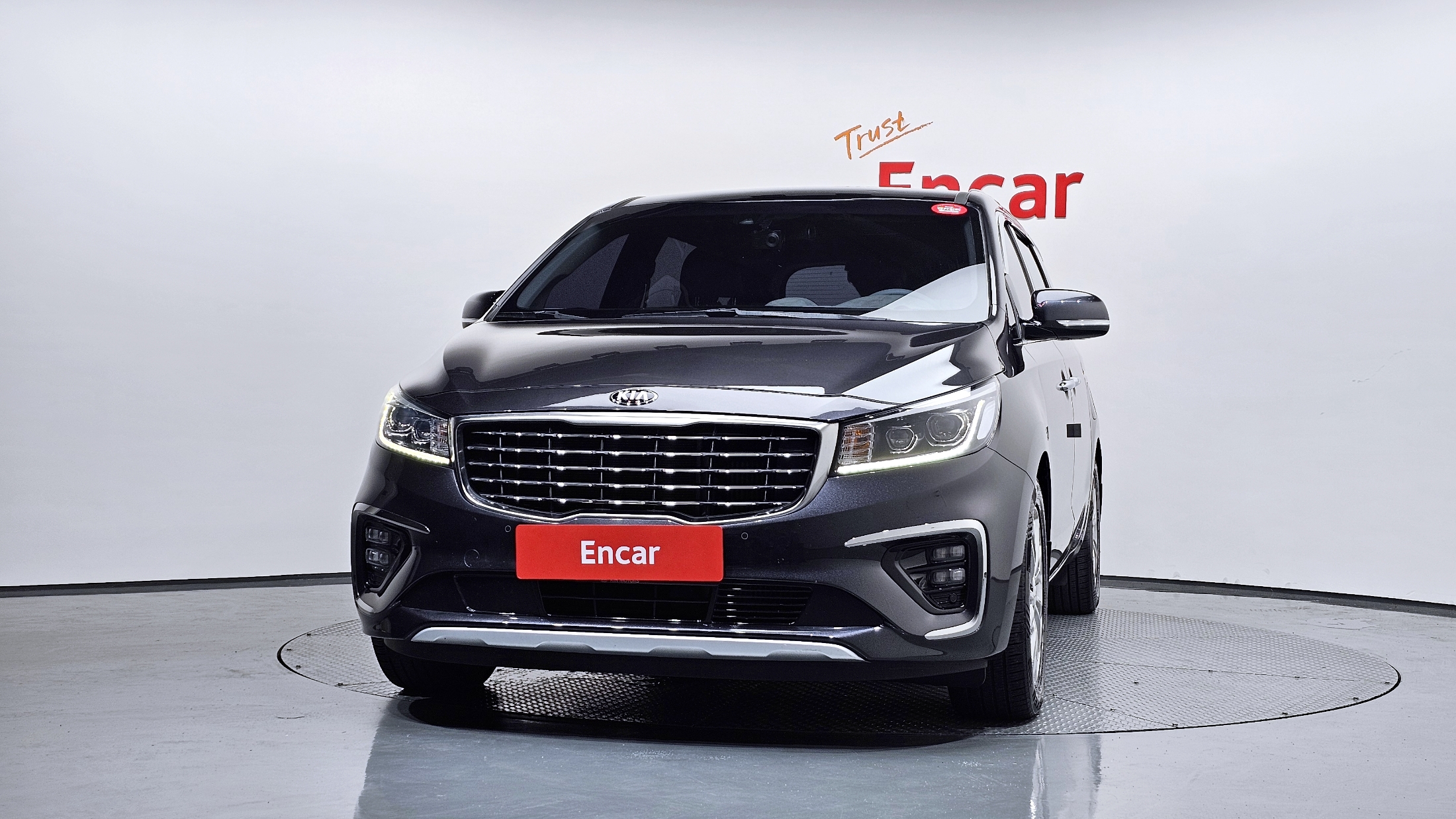 KIA CARNIVAL photo 3
