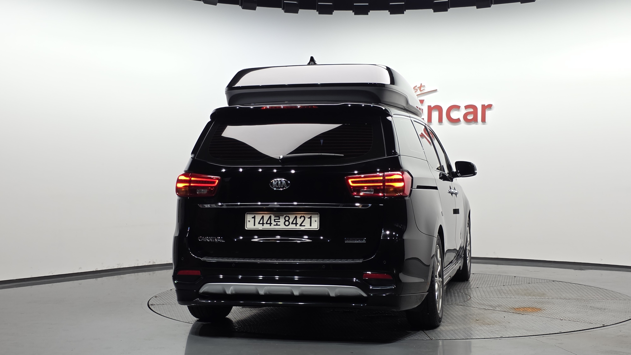 KIA CARNIVAL photo 3