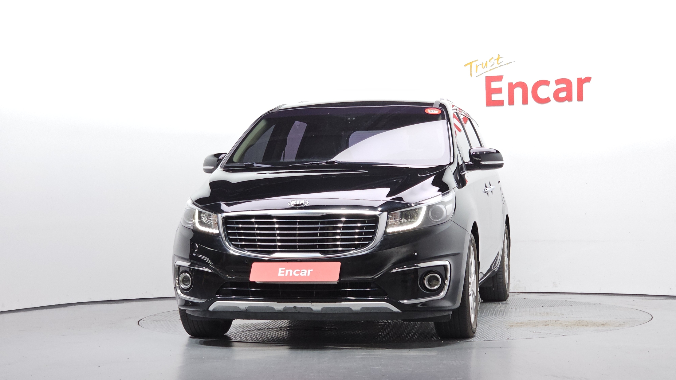KIA CARNIVAL photo 3