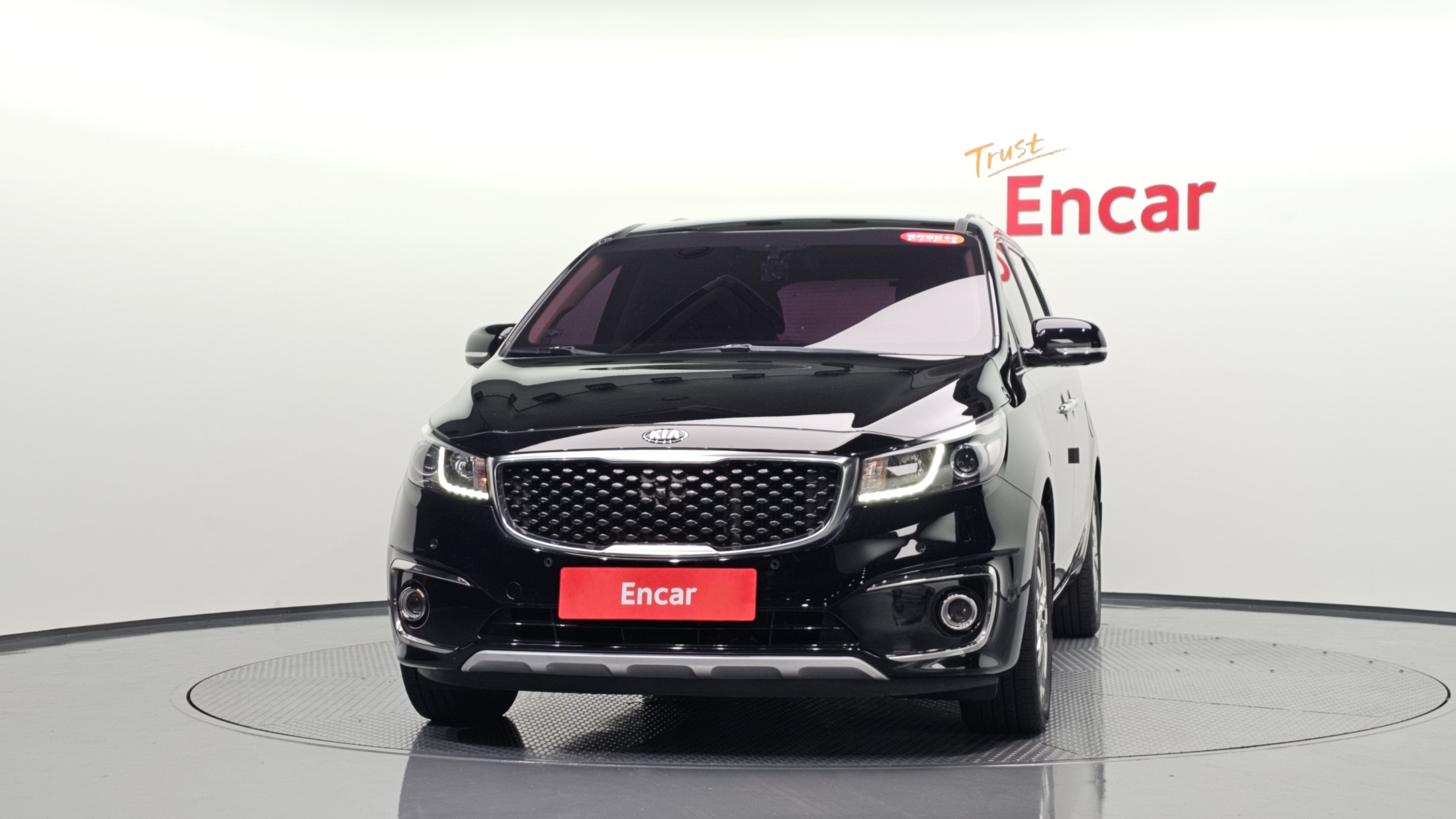 KIA CARNIVAL photo 3