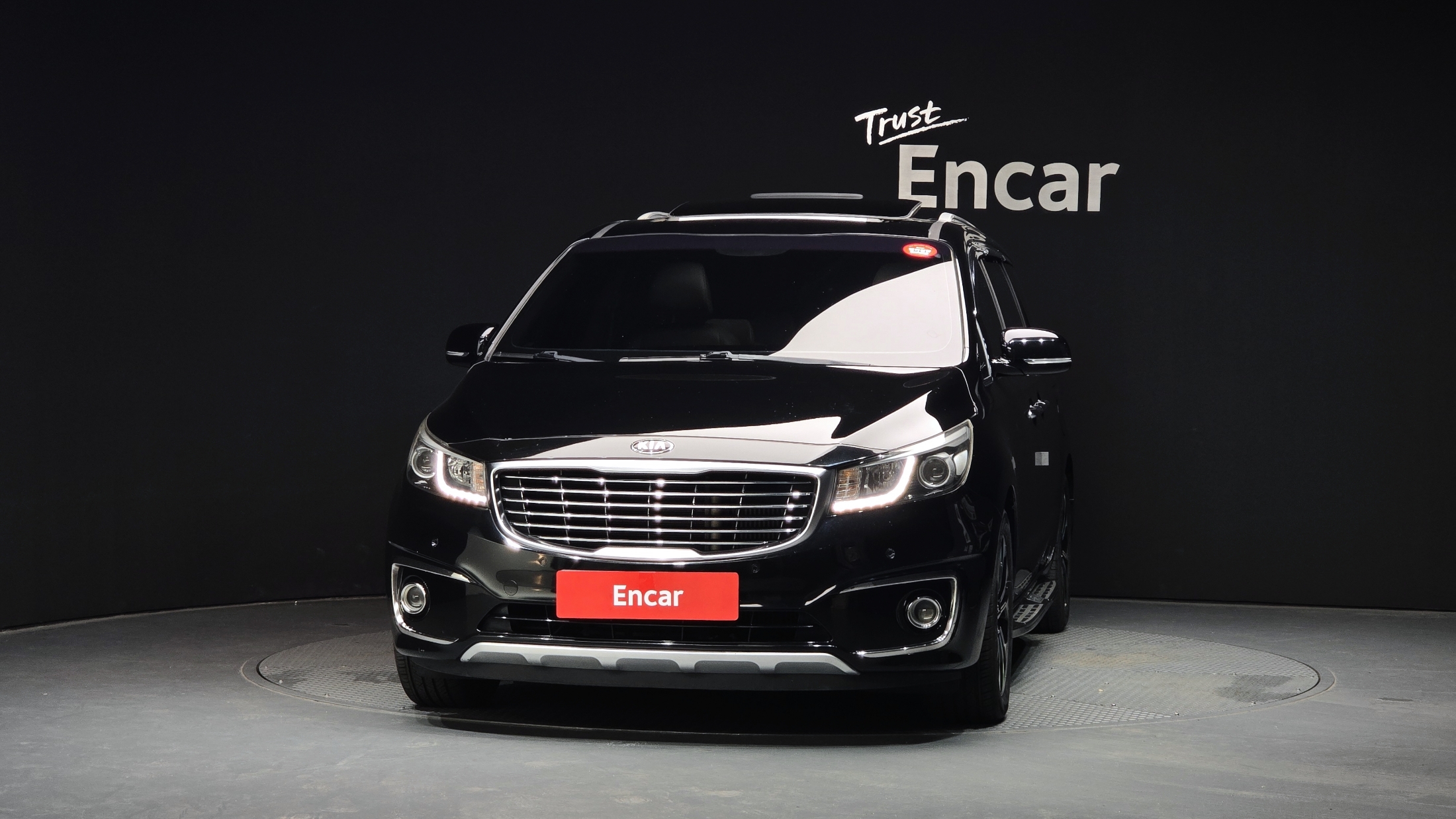 KIA CARNIVAL photo 2