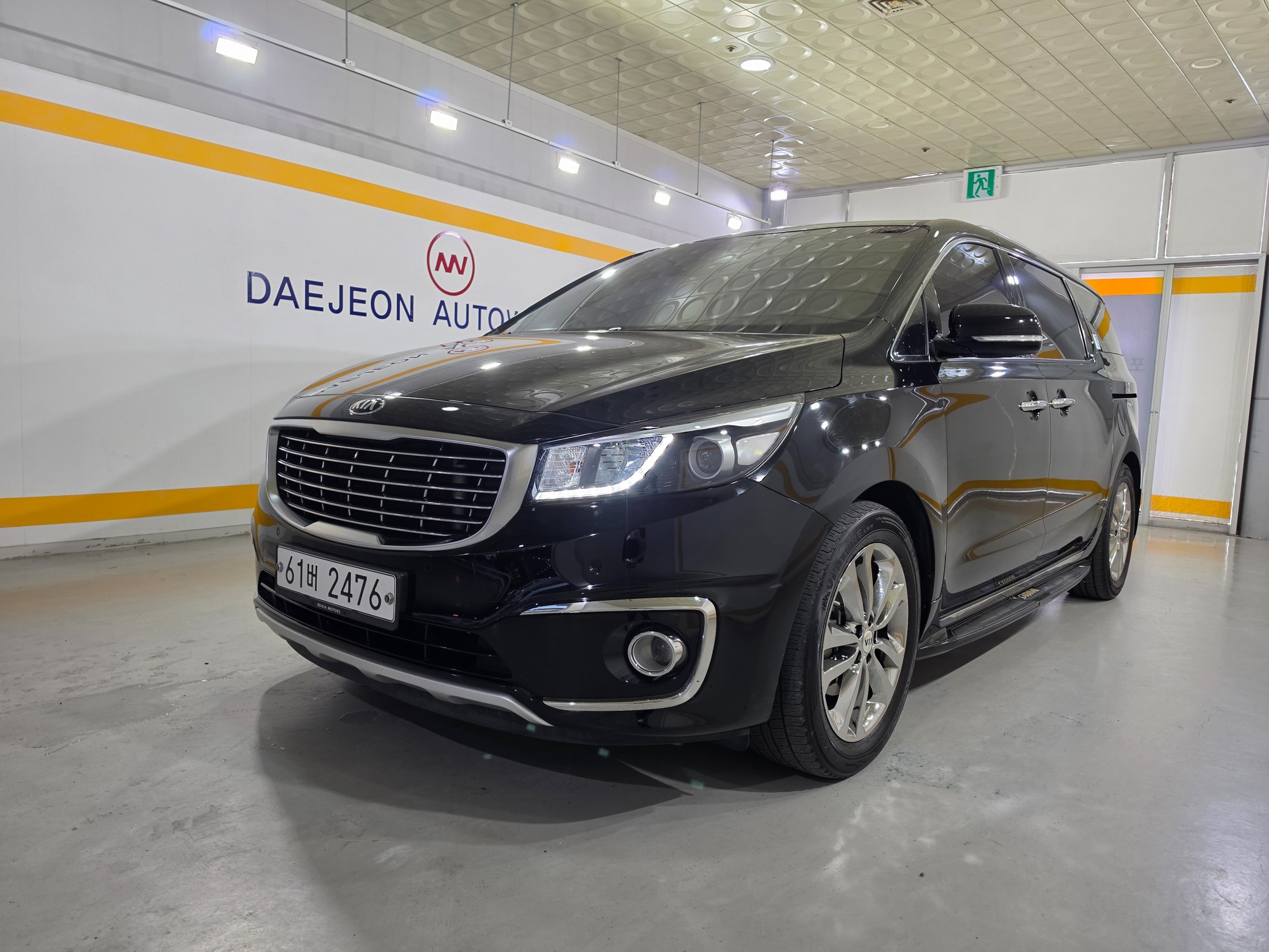 KIA CARNIVAL
