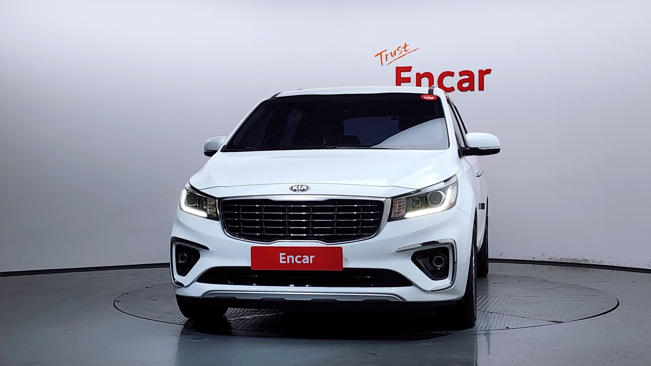 KIA CARNIVAL photo 3