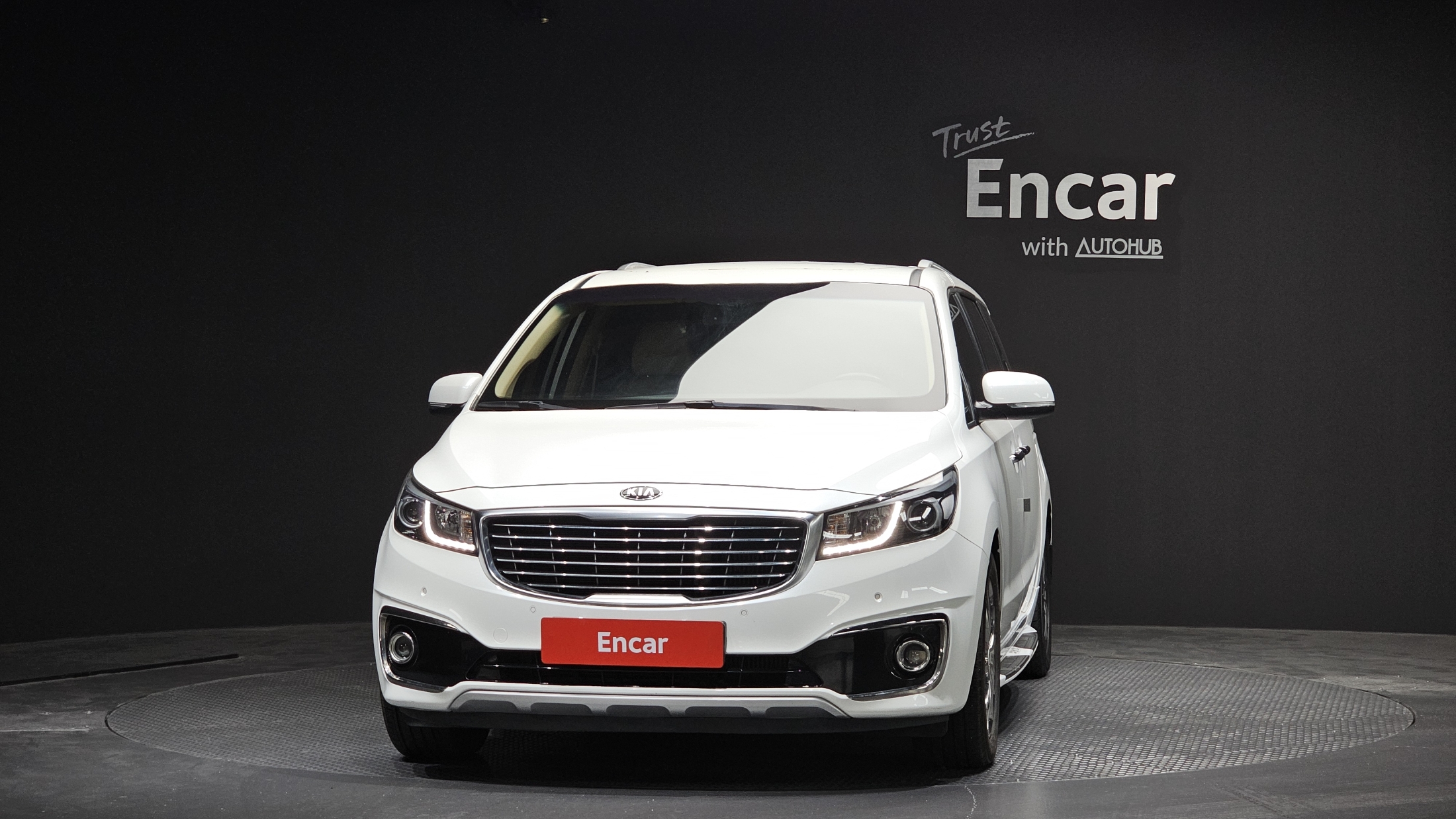 KIA CARNIVAL photo 3