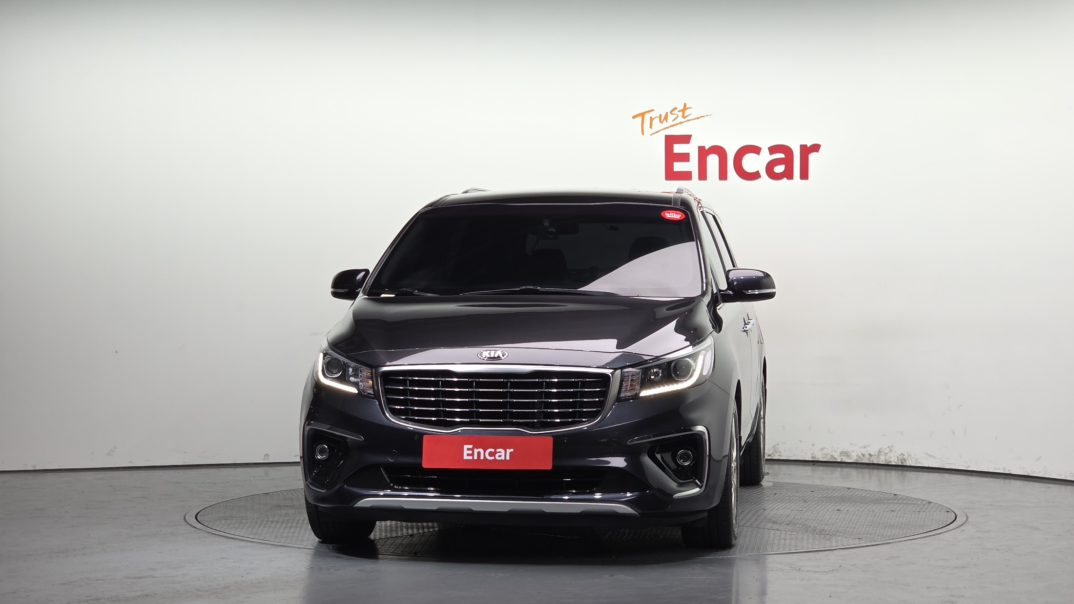 KIA CARNIVAL photo 2