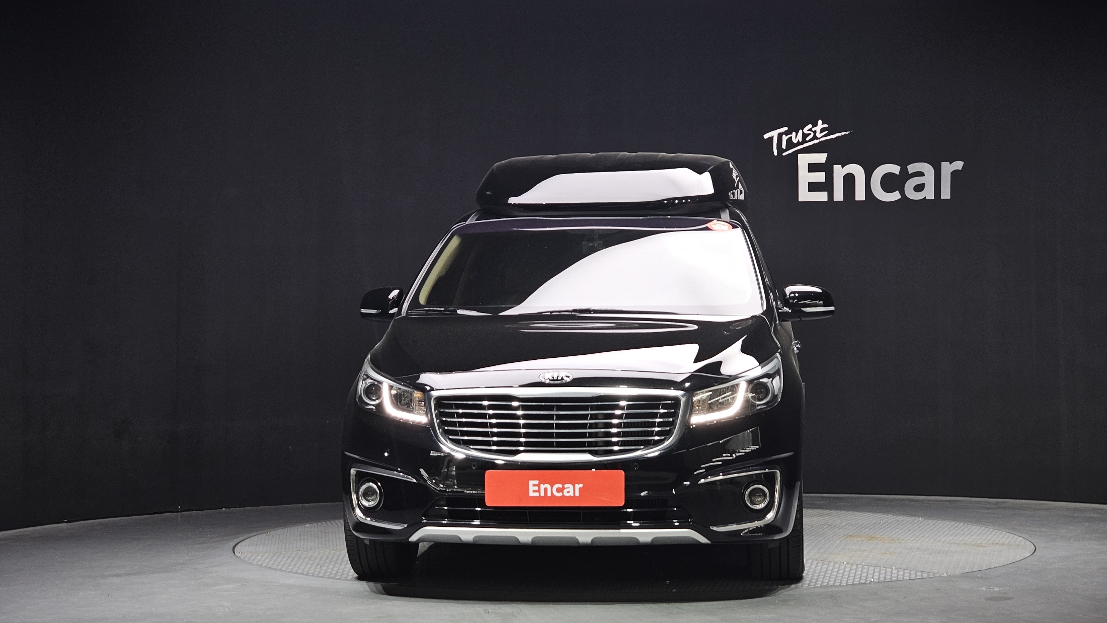 KIA CARNIVAL photo 3