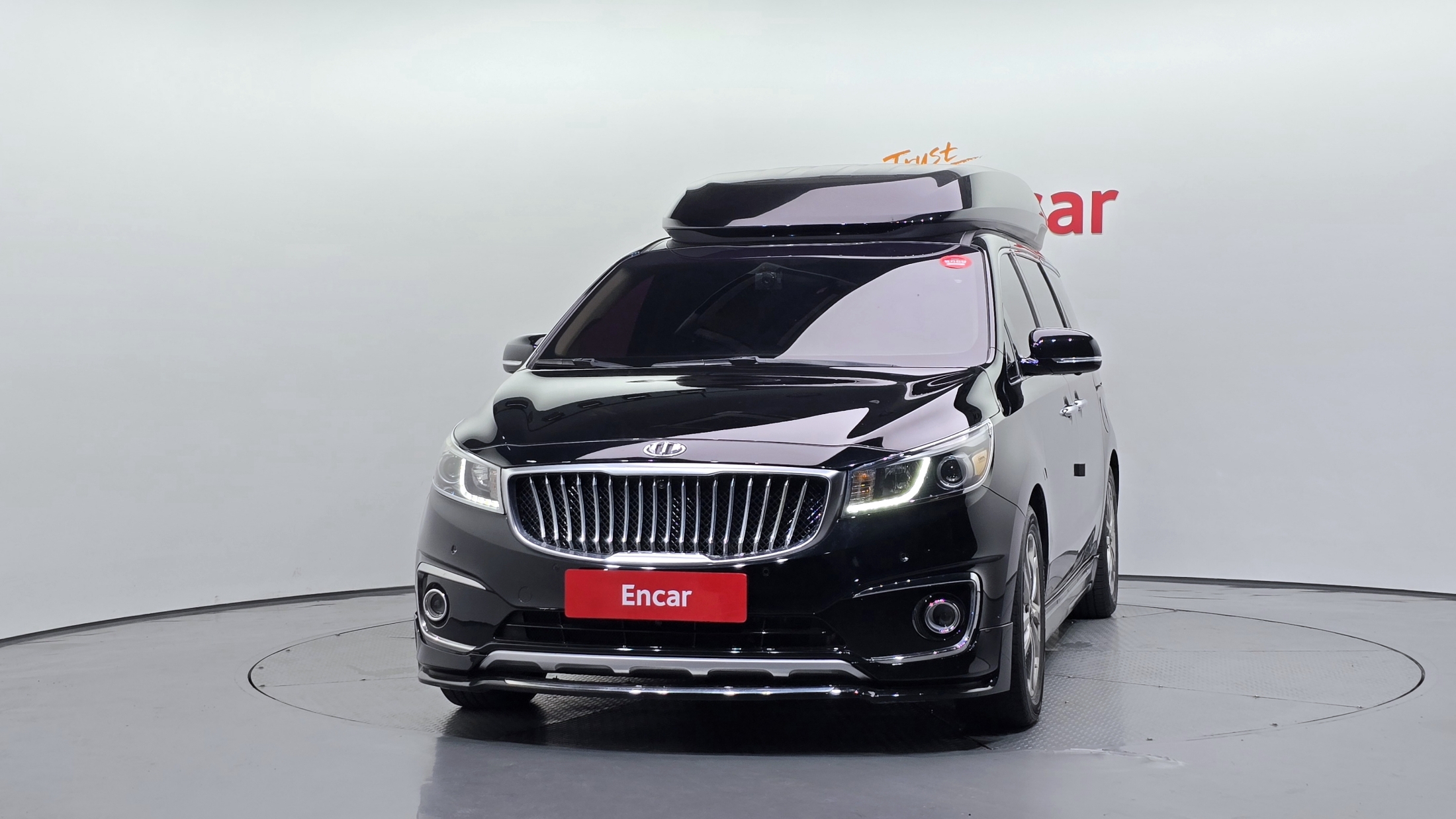 KIA CARNIVAL photo 3