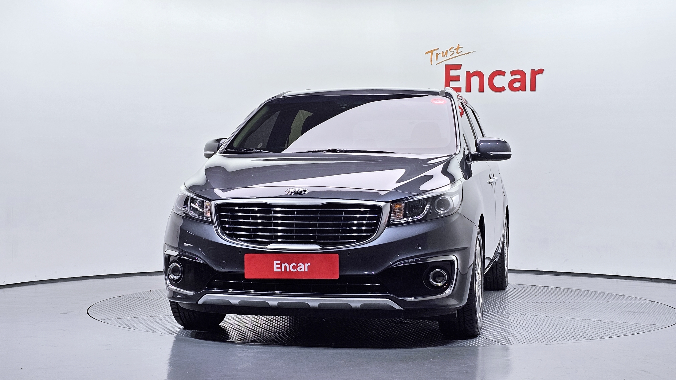 KIA CARNIVAL photo 3