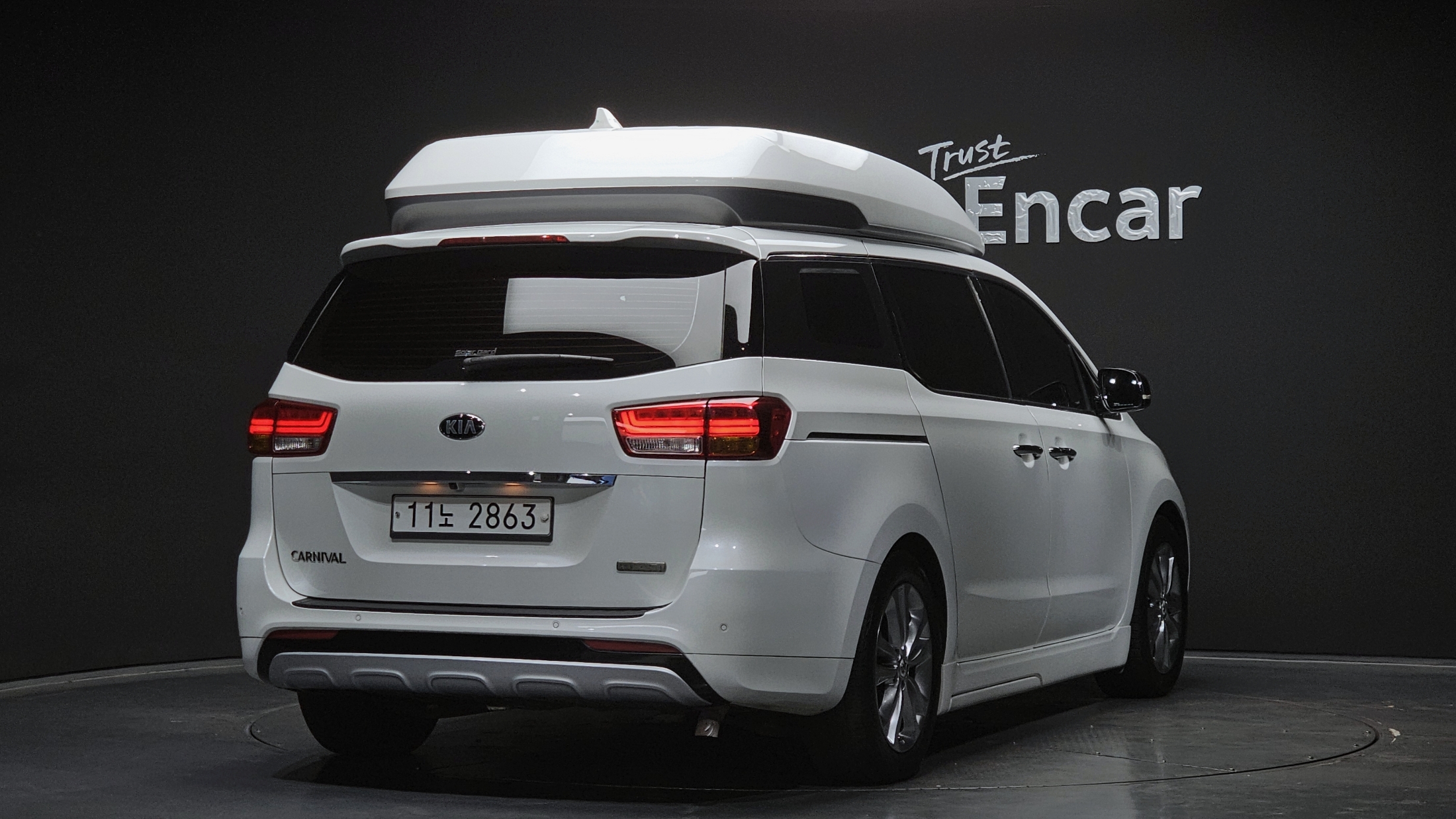 KIA CARNIVAL photo 2