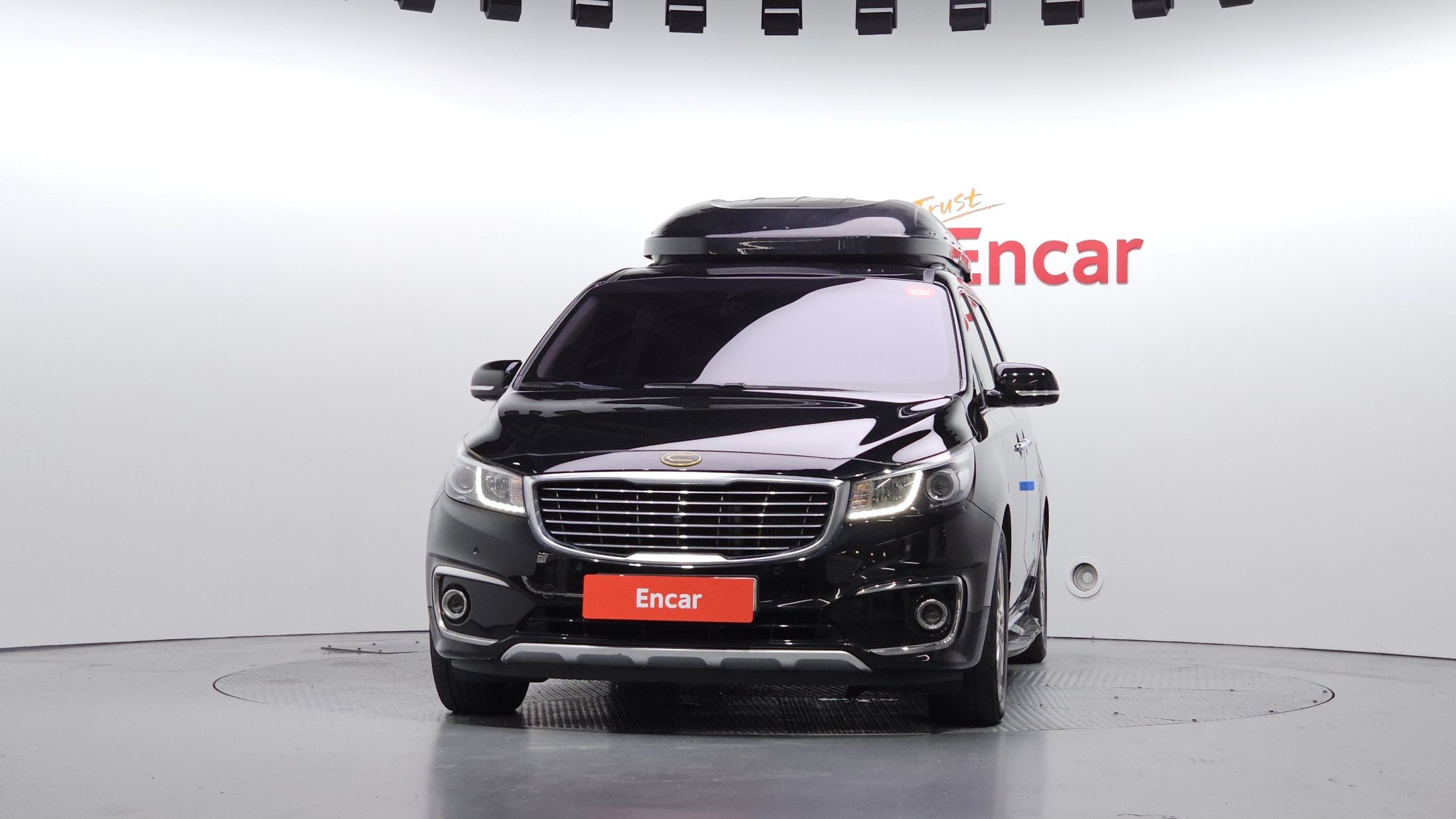 KIA CARNIVAL photo 3