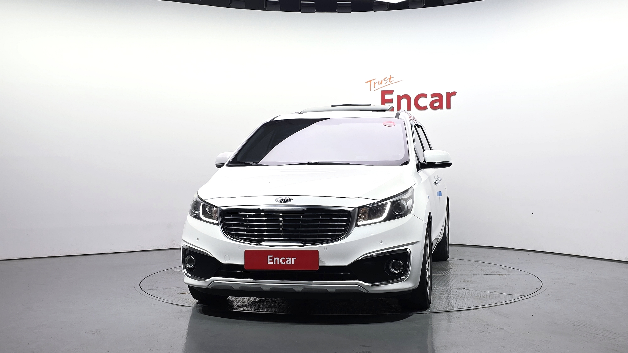 KIA CARNIVAL photo 2