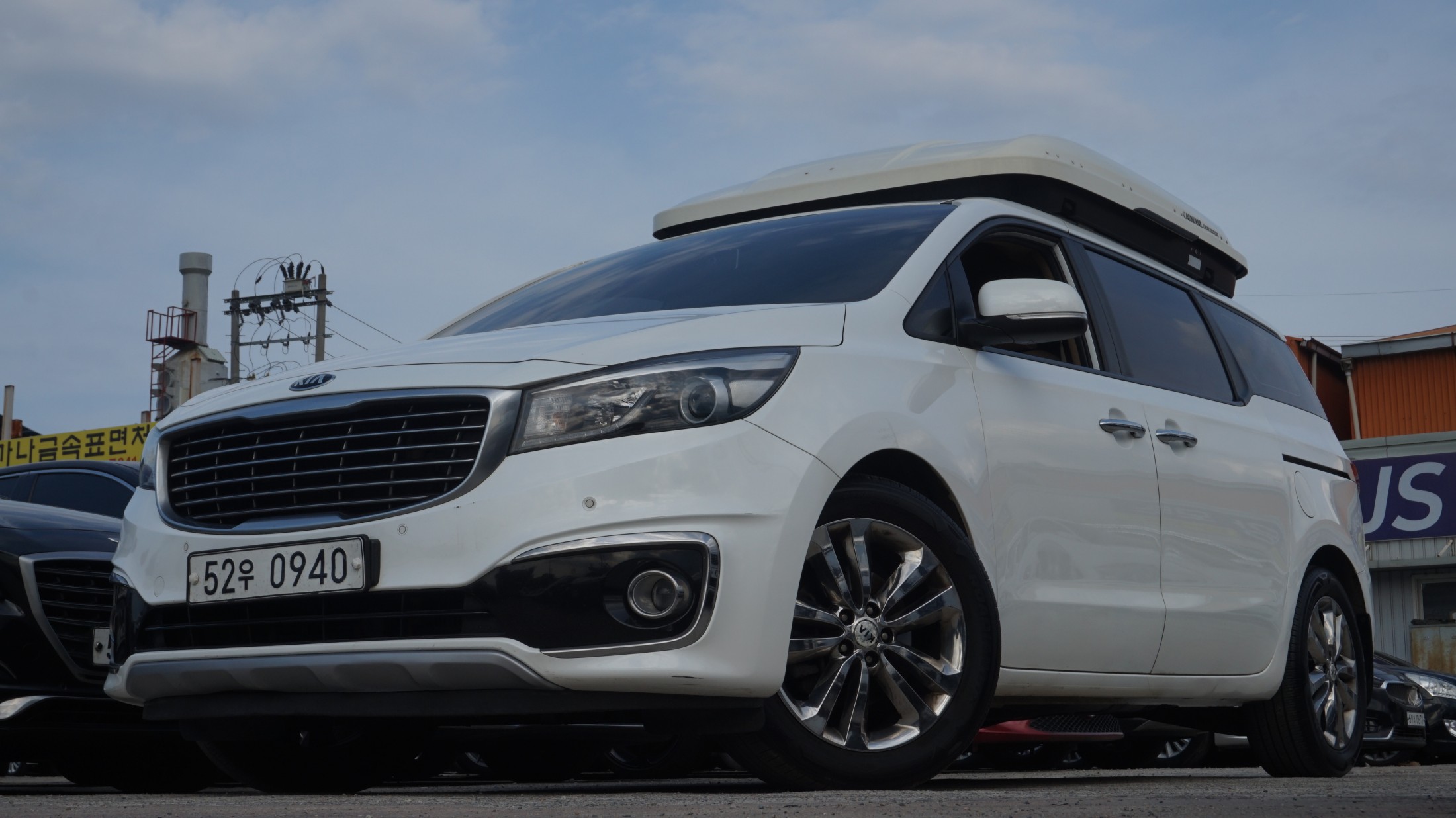 KIA CARNIVAL