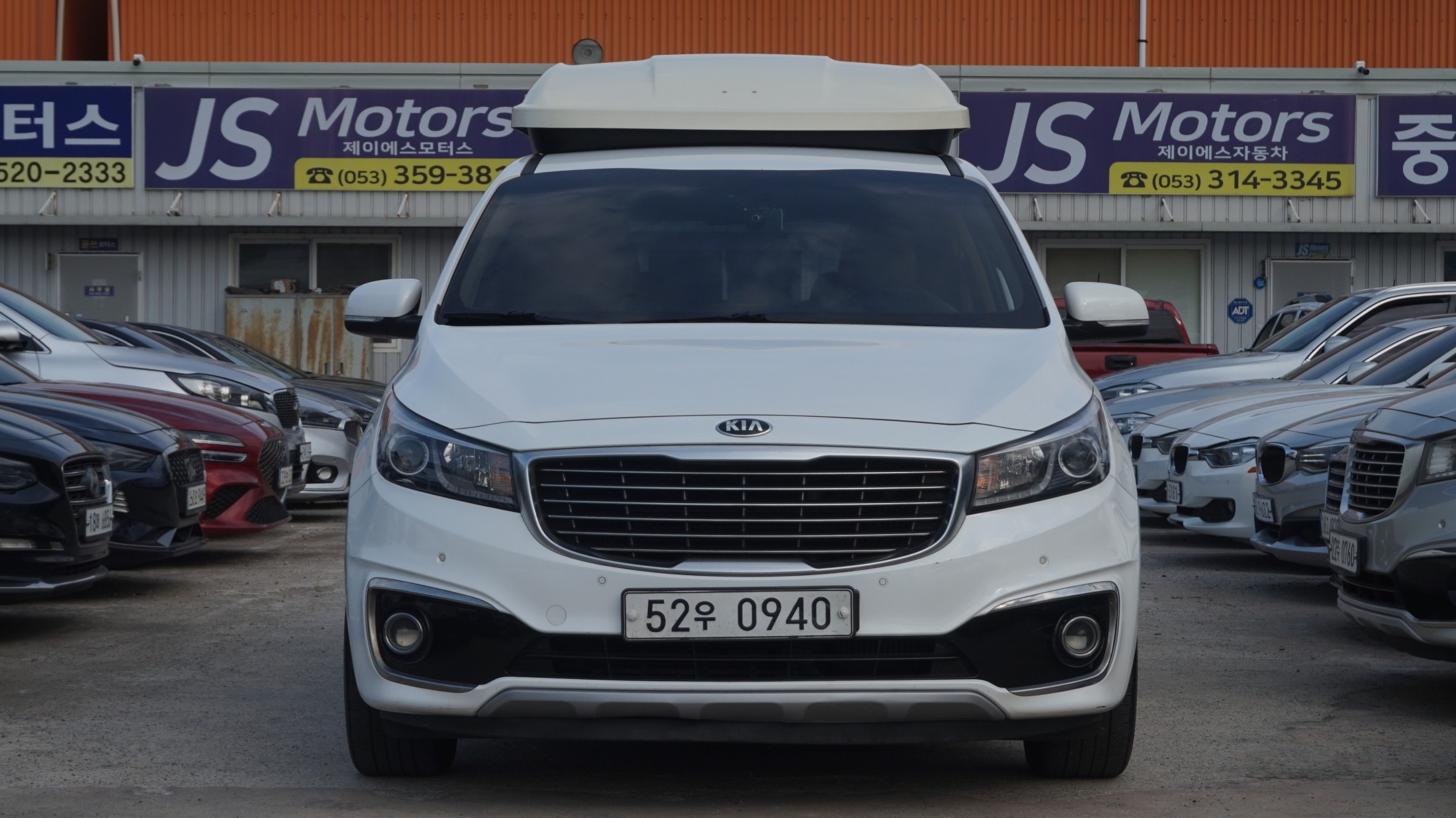 KIA CARNIVAL photo 3