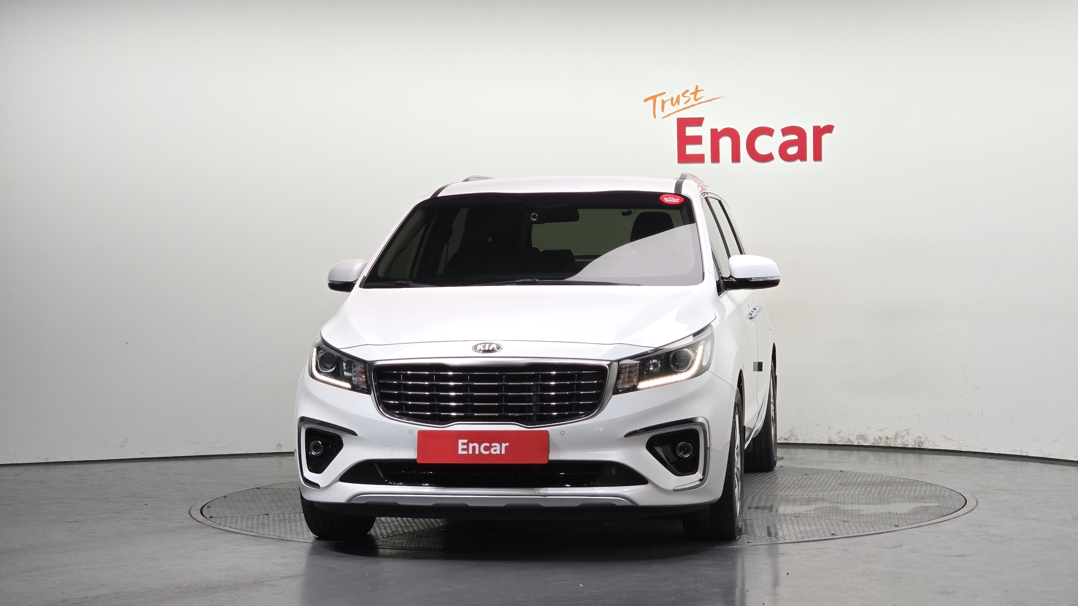 KIA CARNIVAL photo 3