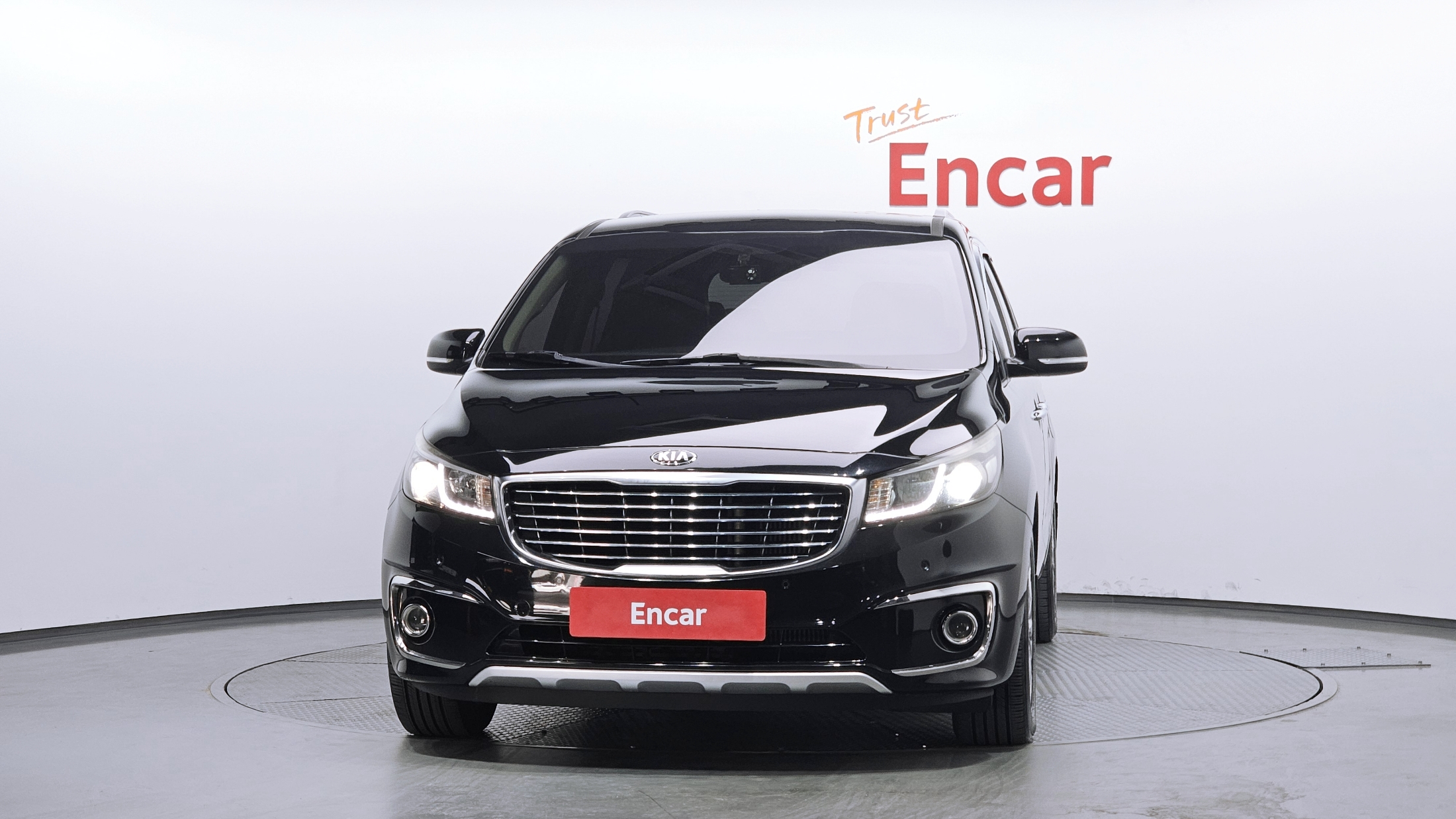KIA CARNIVAL photo 3