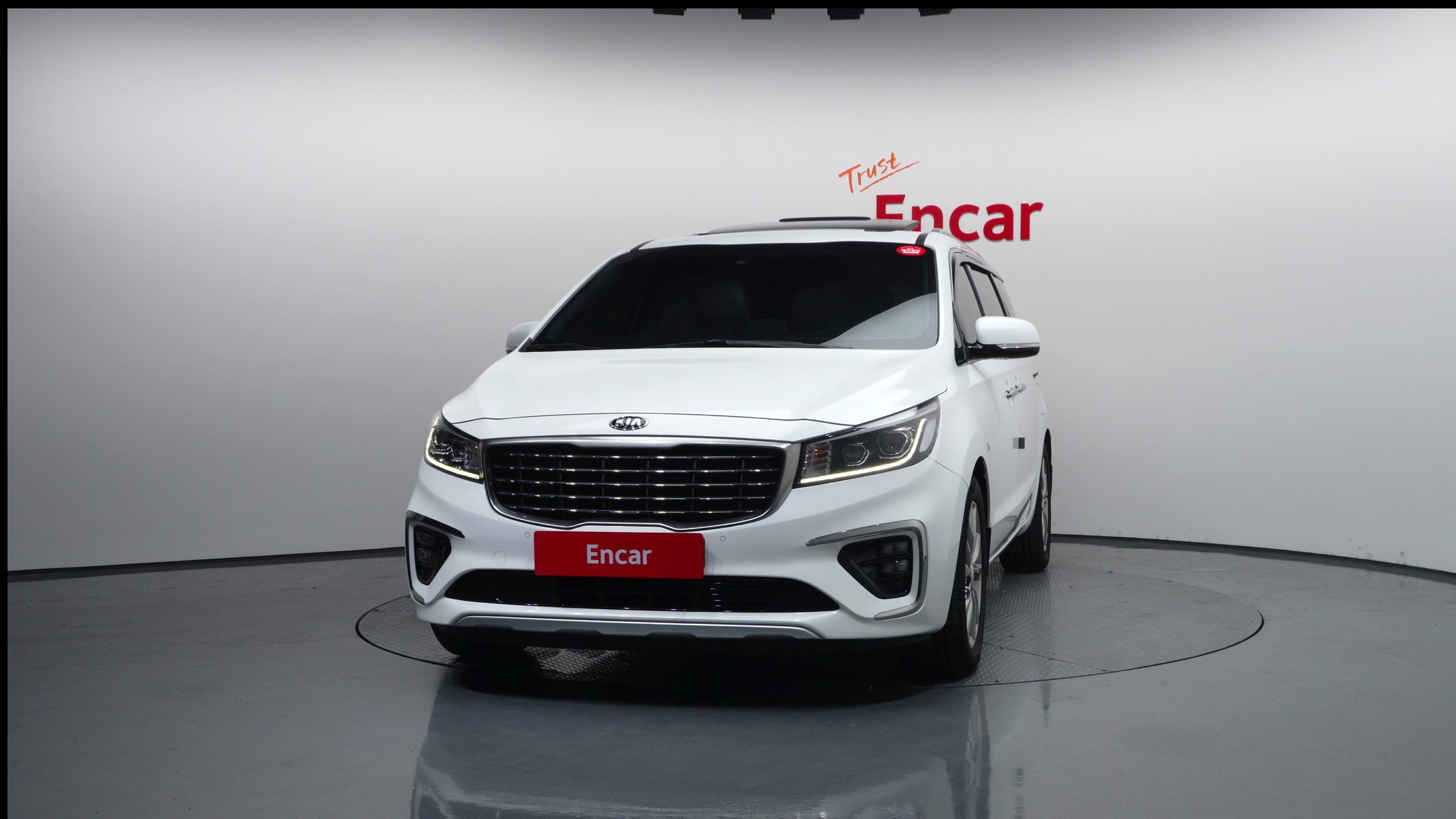 KIA CARNIVAL photo 3