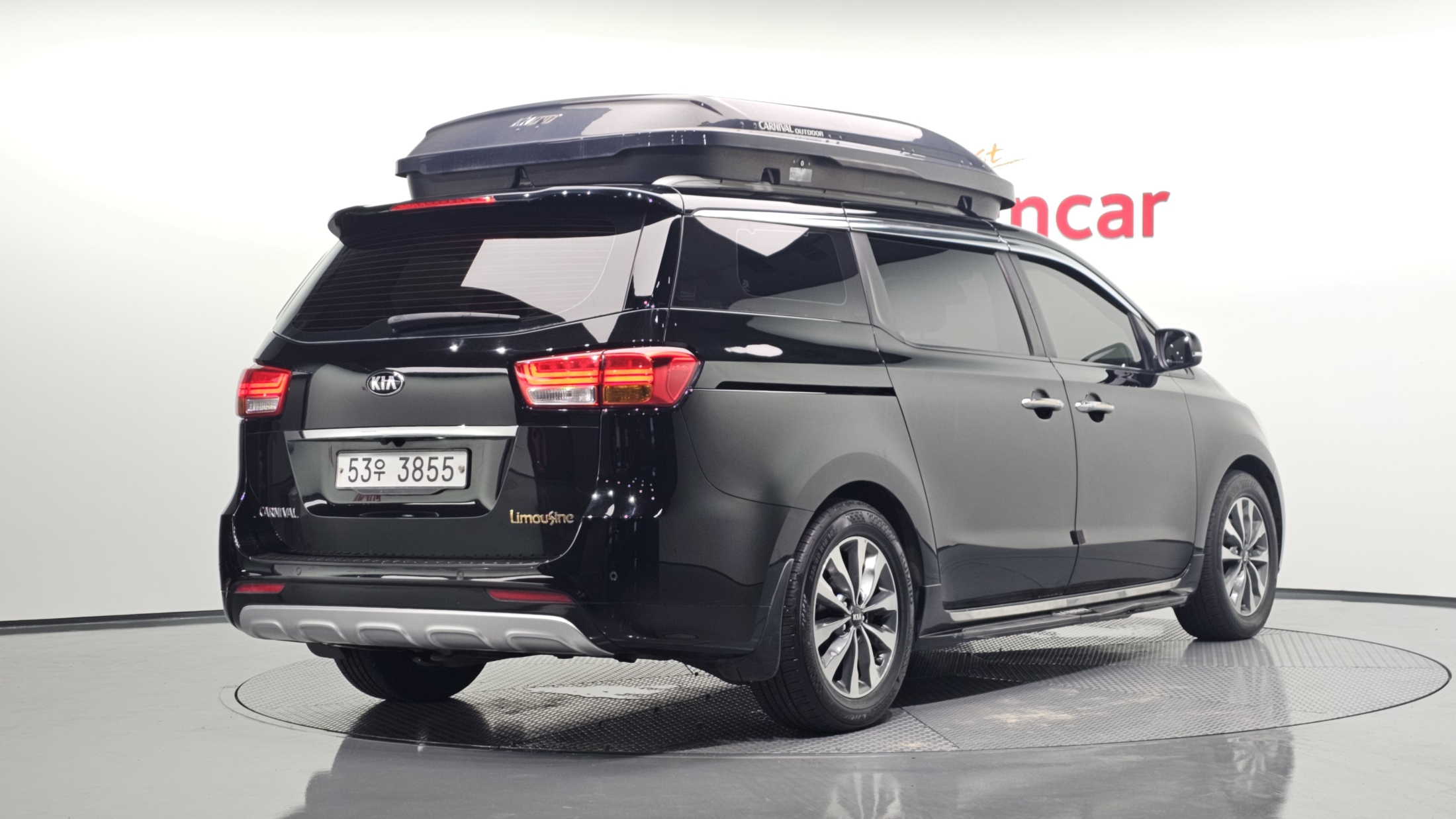 KIA CARNIVAL photo 2