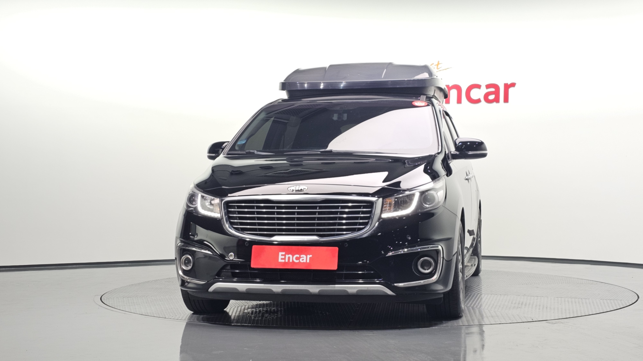 KIA CARNIVAL photo 3