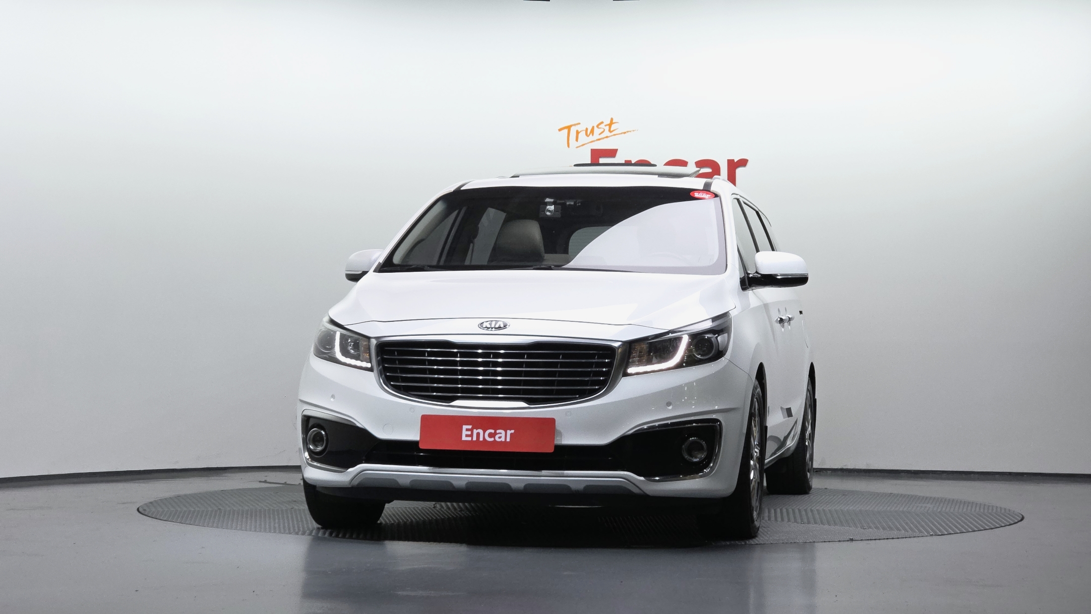 KIA CARNIVAL photo 3