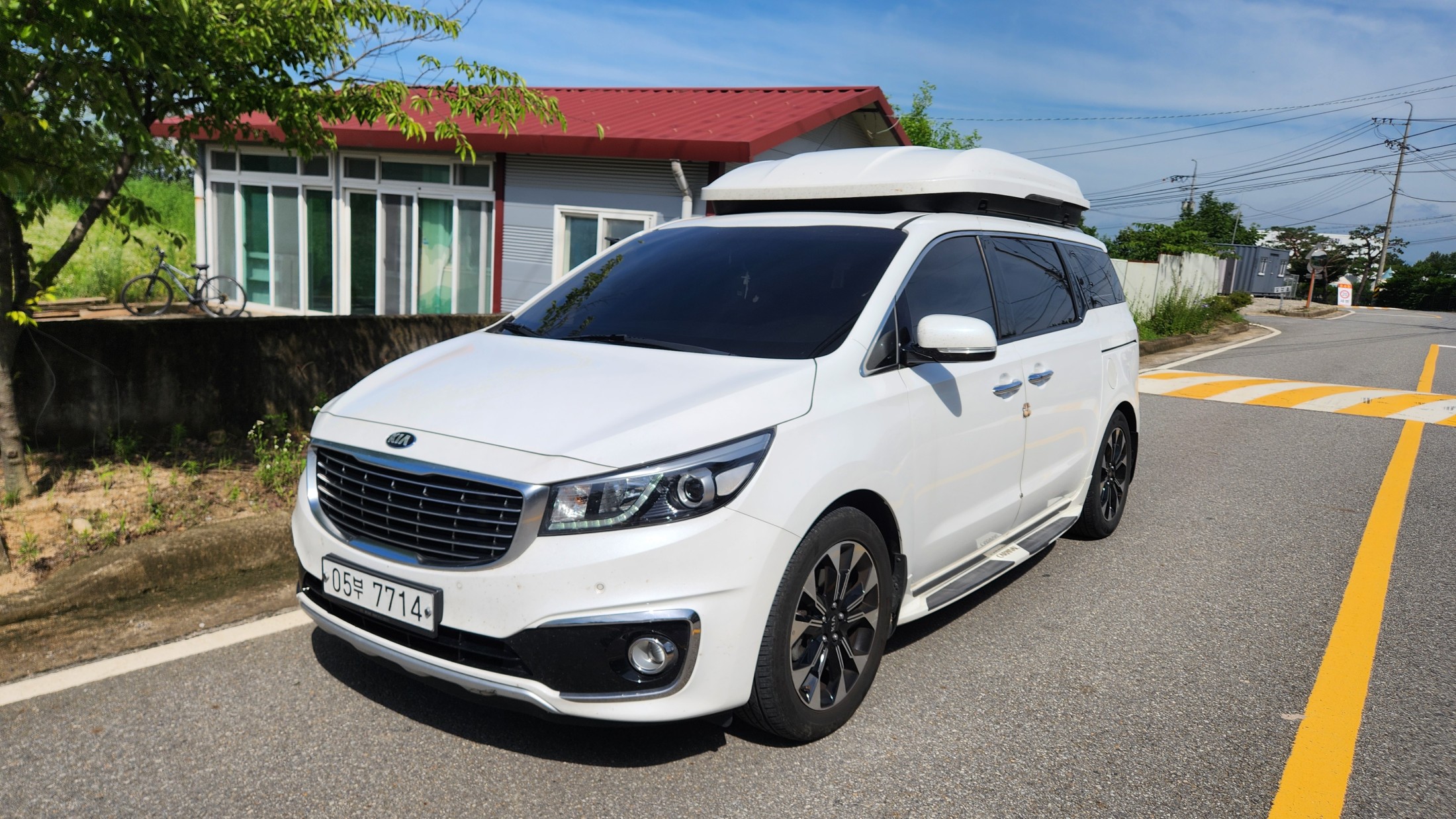 KIA CARNIVAL