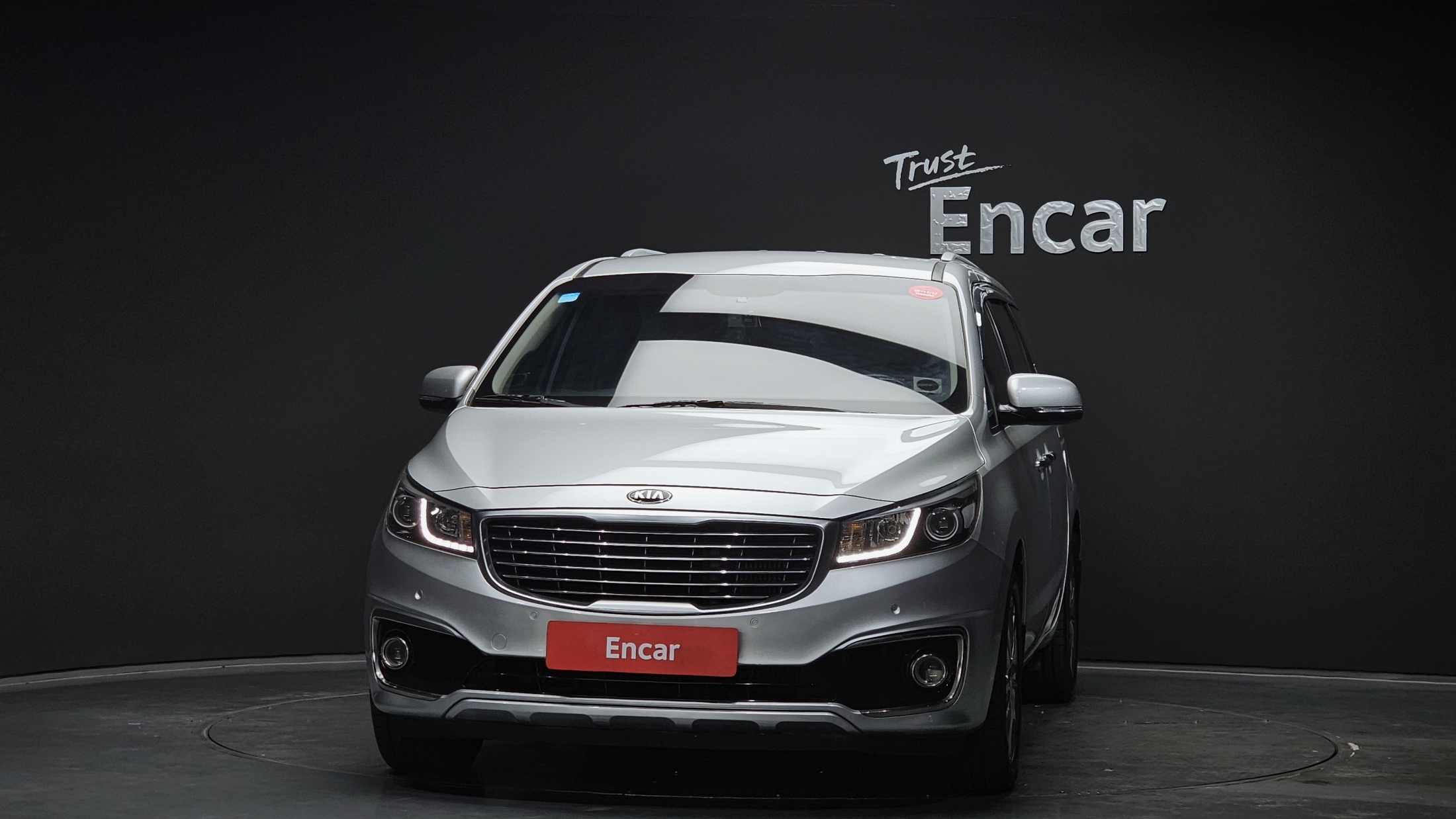 KIA CARNIVAL photo 2