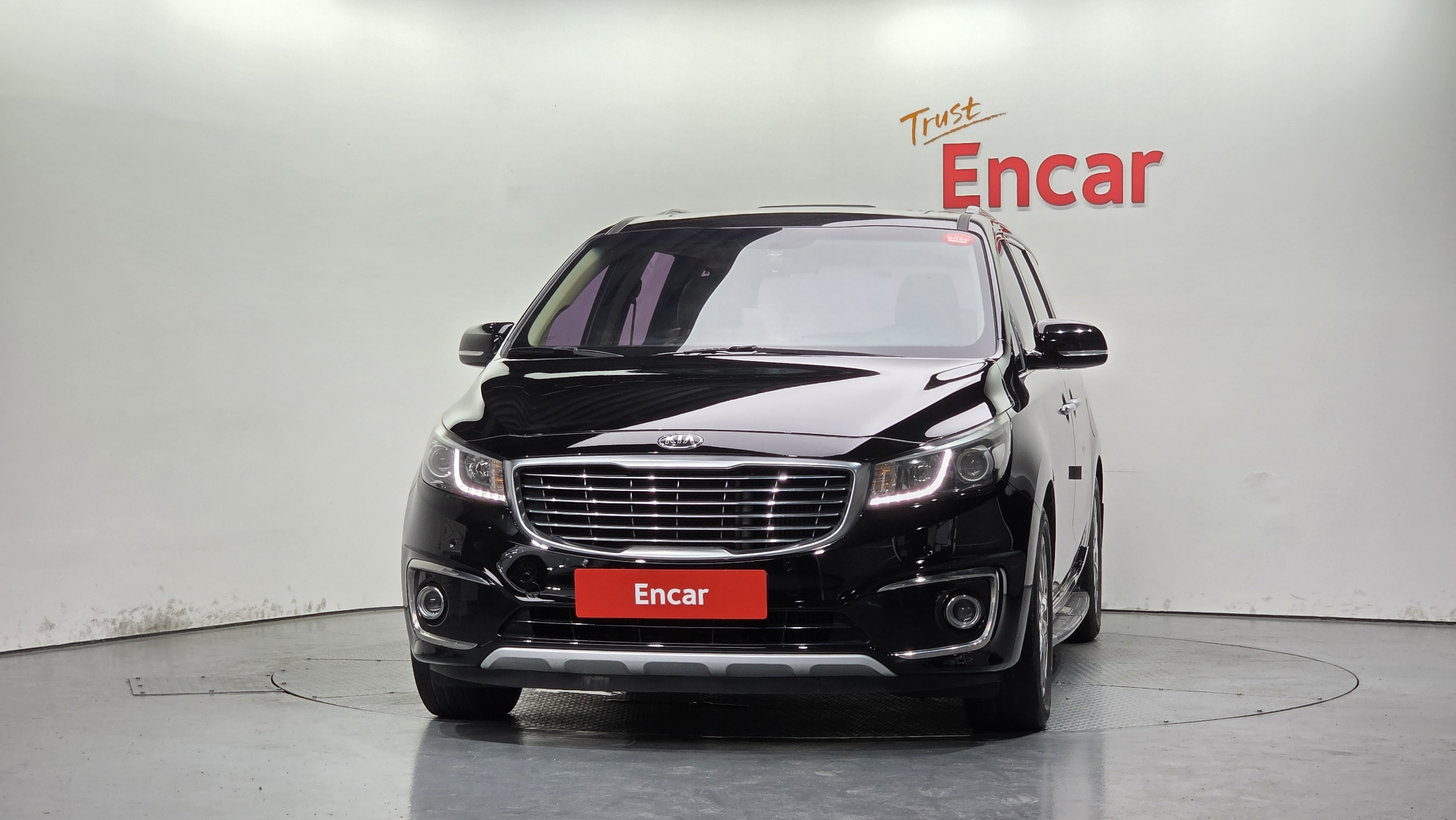 KIA CARNIVAL photo 3