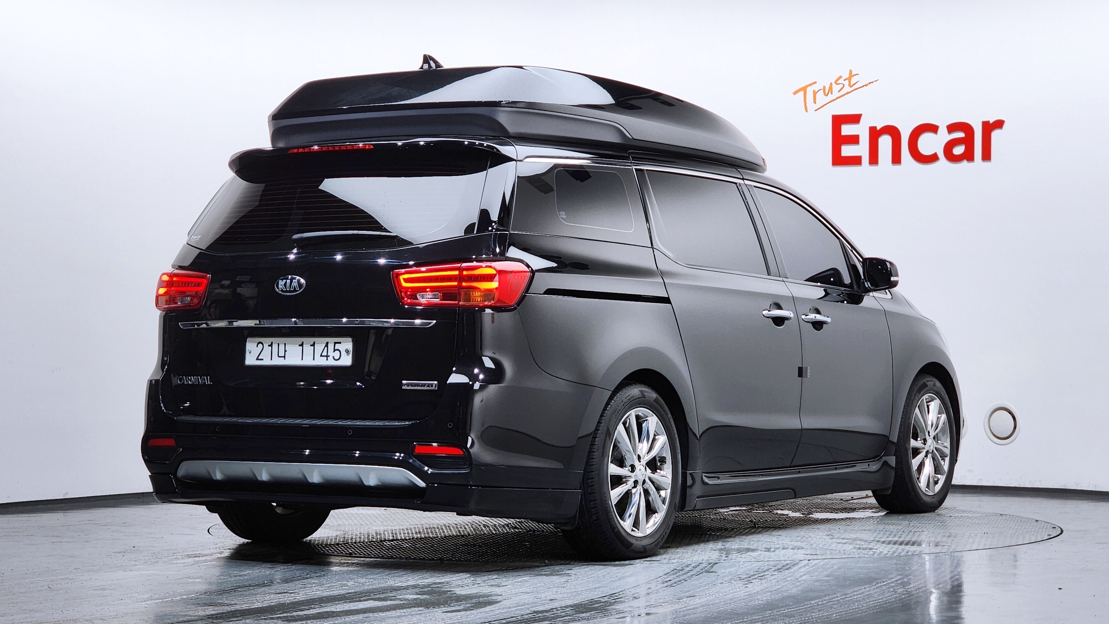 KIA CARNIVAL photo 2