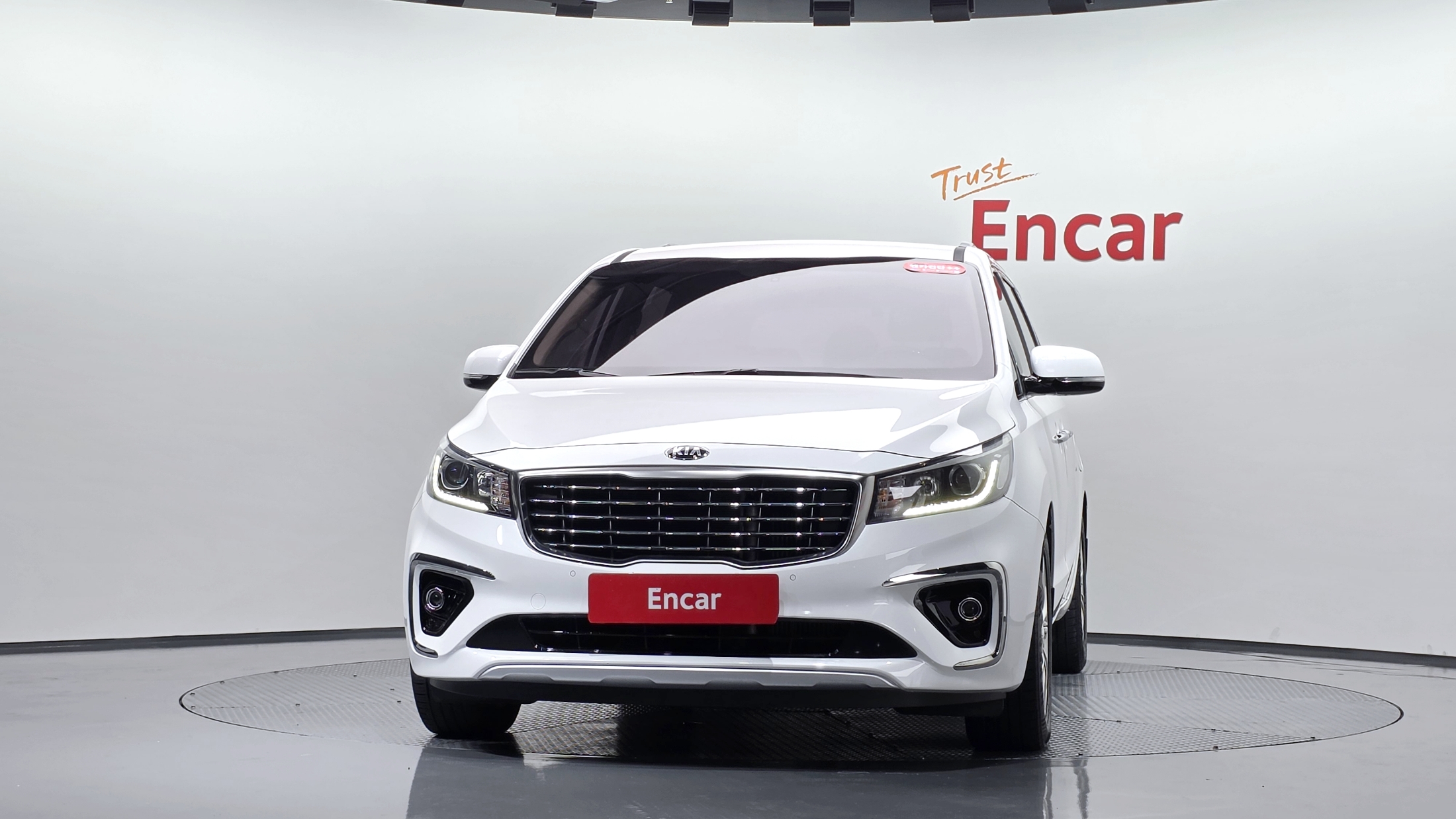 KIA CARNIVAL photo 3