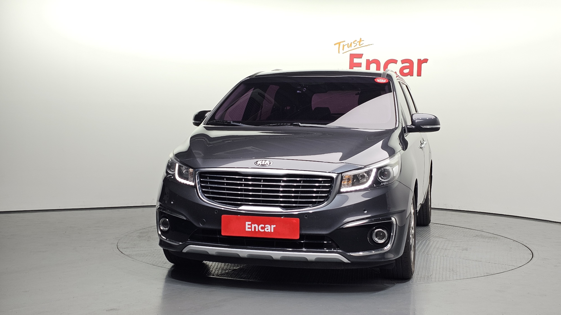 KIA CARNIVAL photo 3