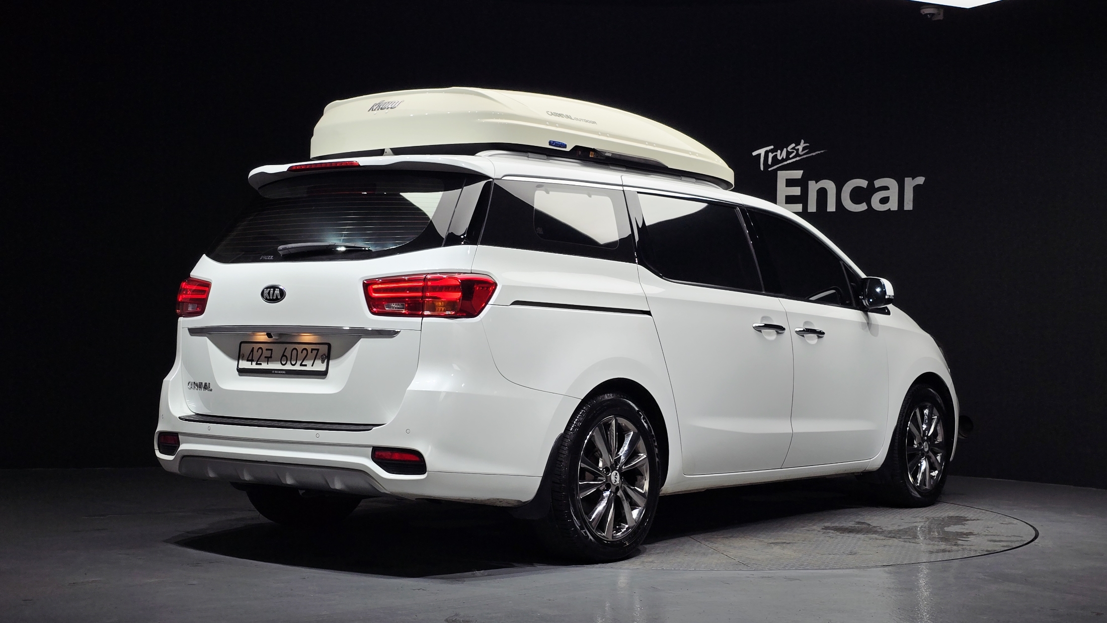 KIA CARNIVAL photo 2