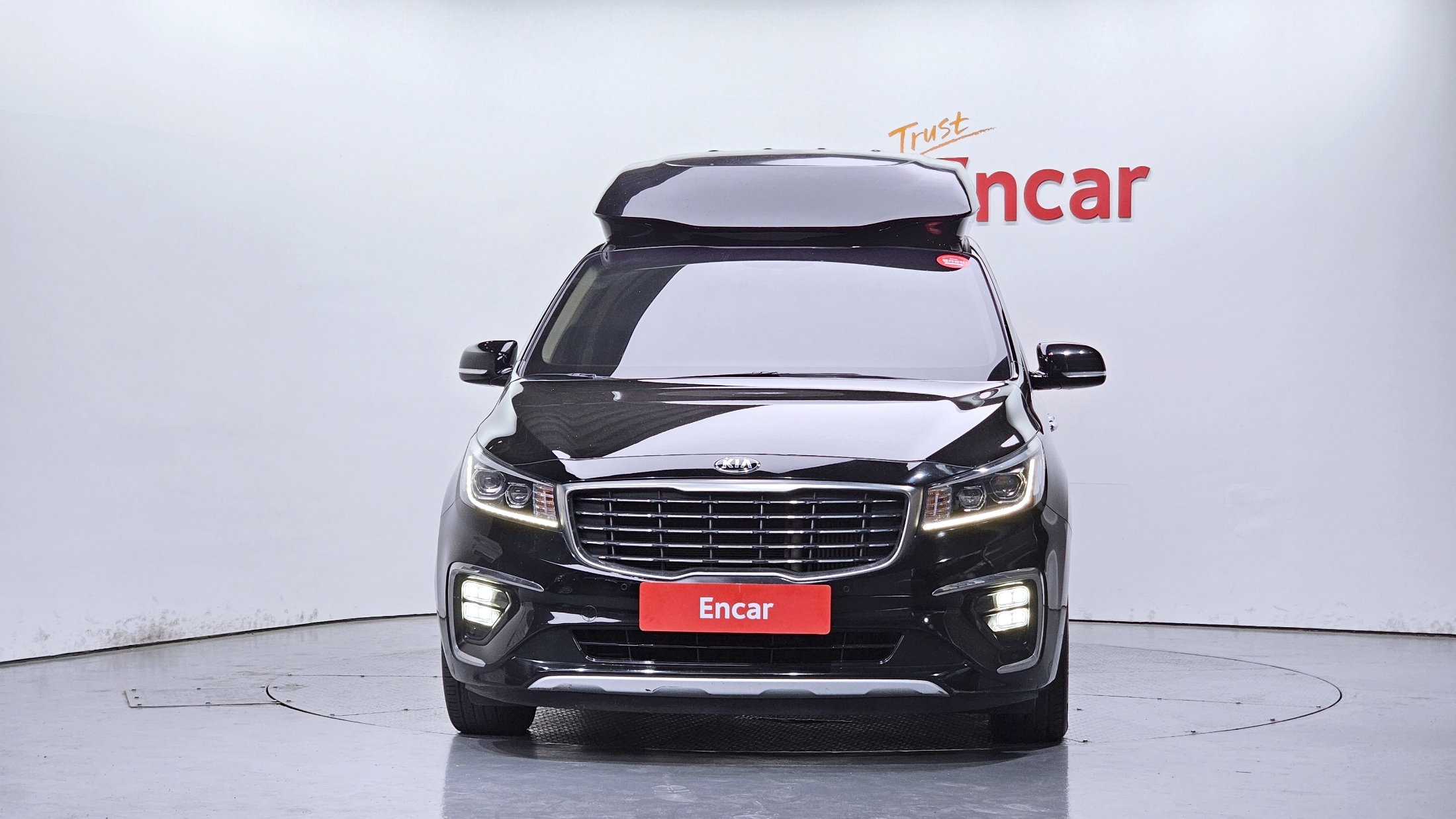 KIA CARNIVAL photo 3