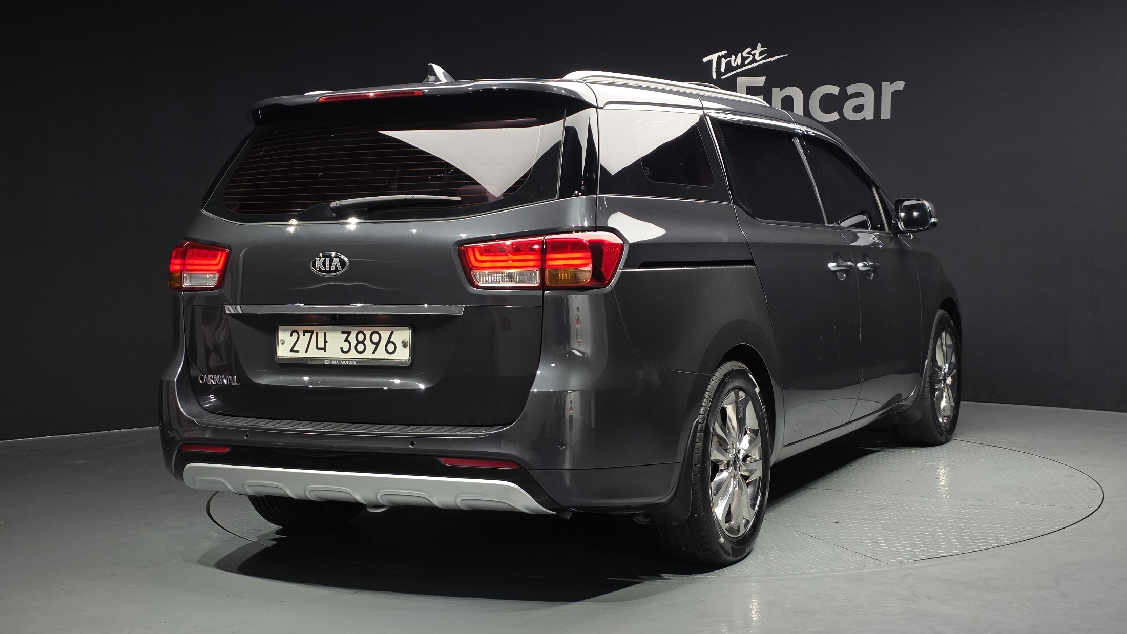 KIA CARNIVAL photo 2