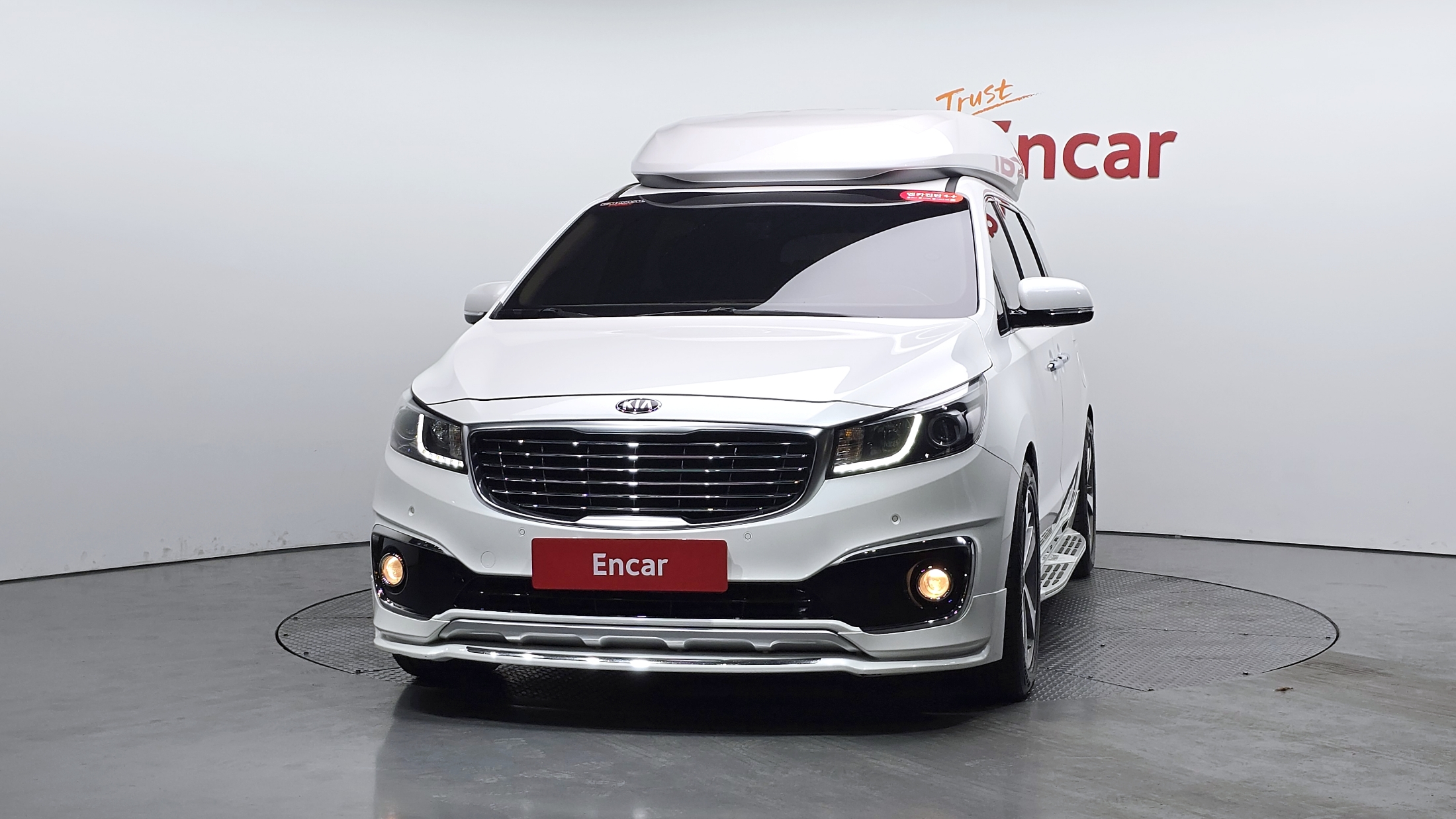 KIA CARNIVAL photo 2