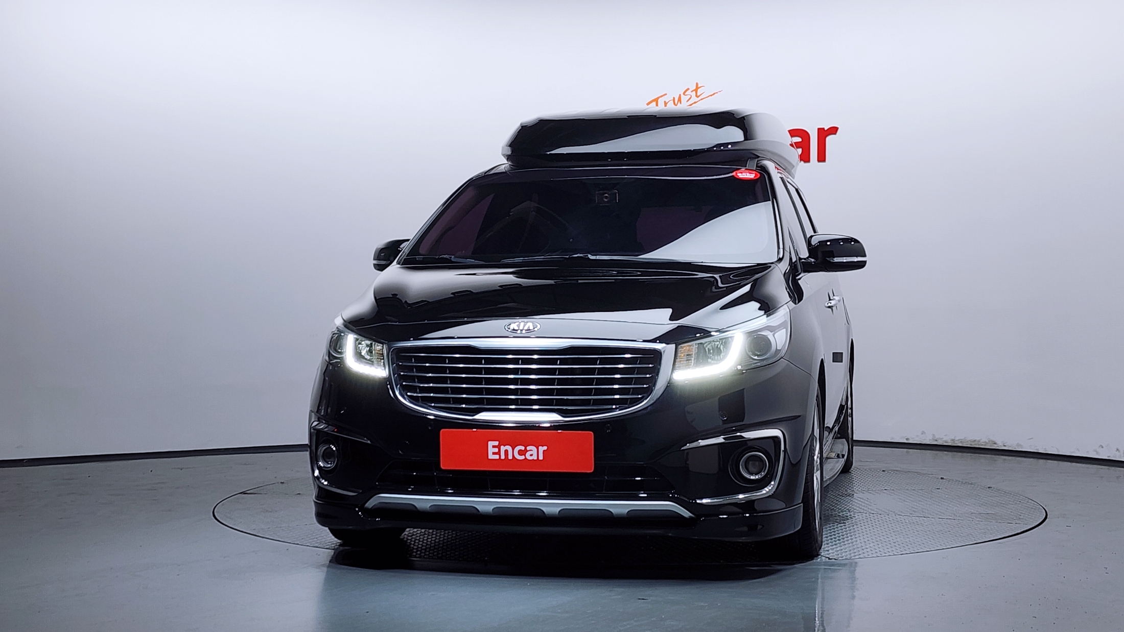KIA CARNIVAL photo 3