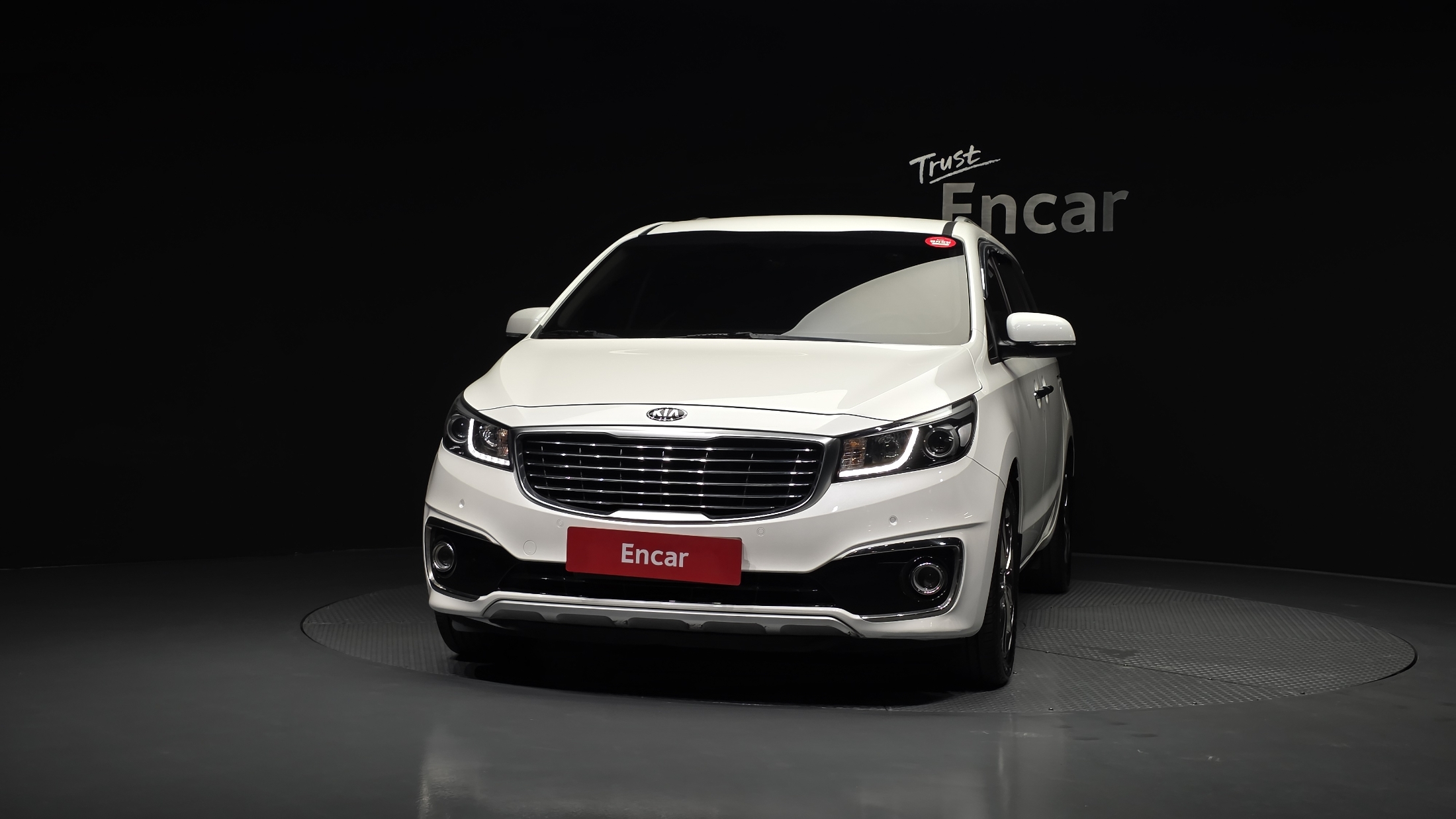 KIA CARNIVAL photo 3