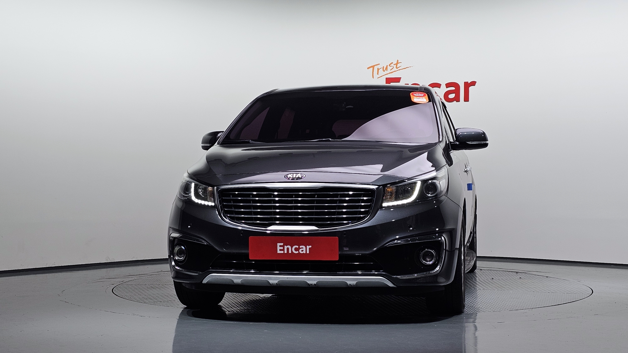 KIA CARNIVAL photo 3