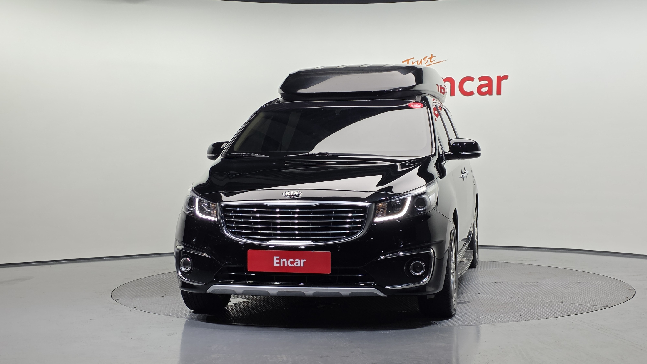 KIA CARNIVAL photo 3