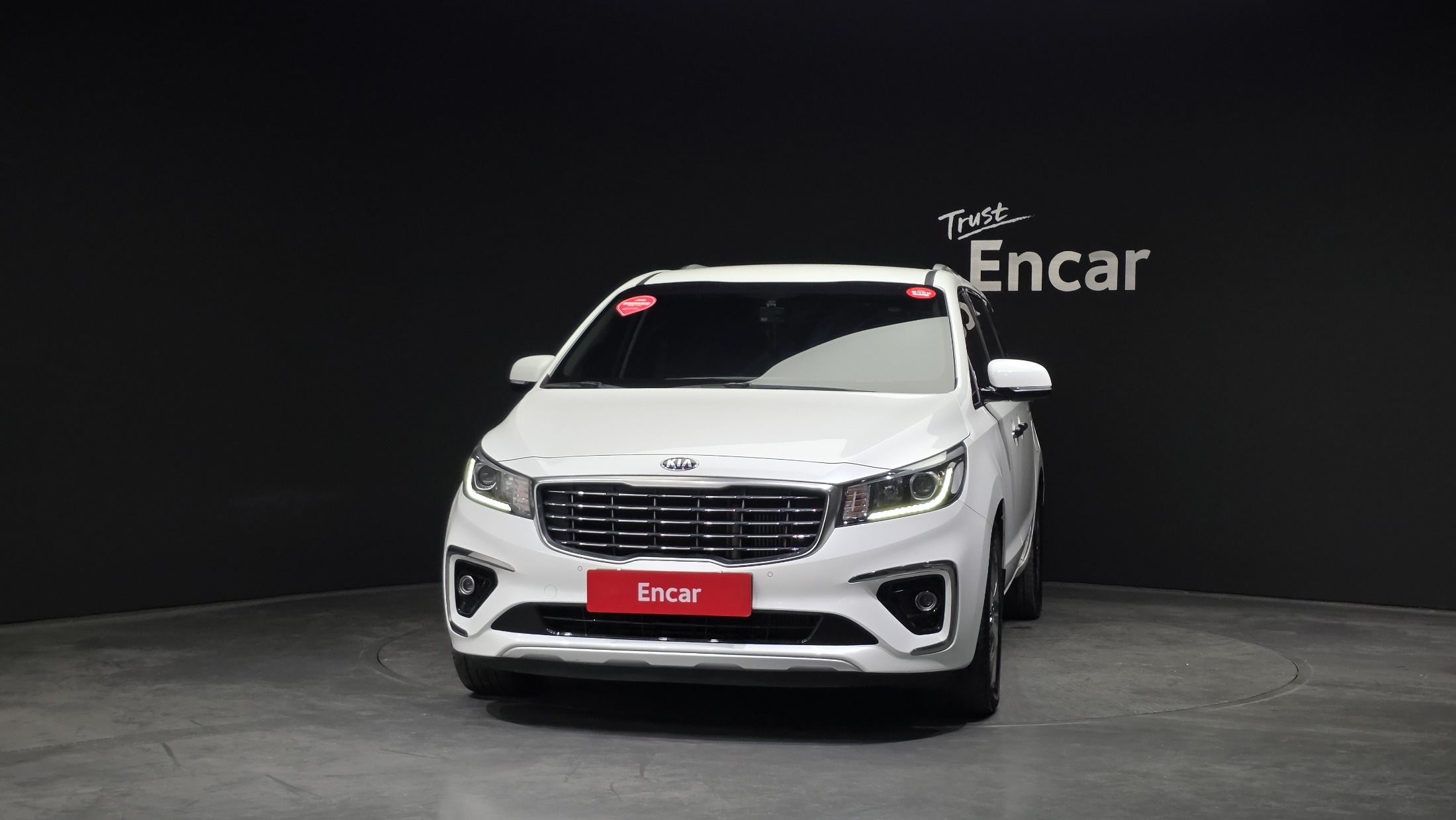 KIA CARNIVAL photo 3