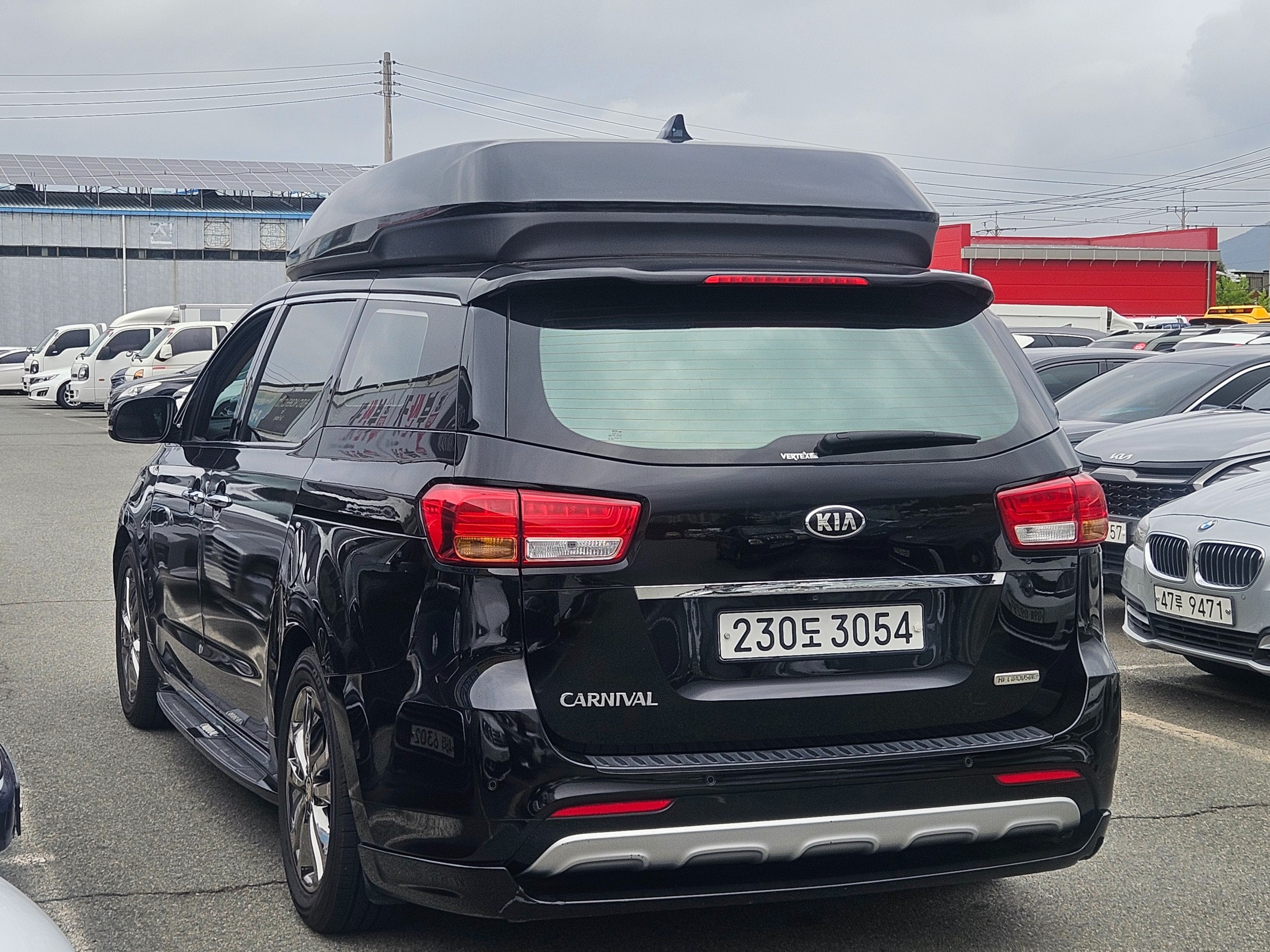 KIA CARNIVAL photo 2