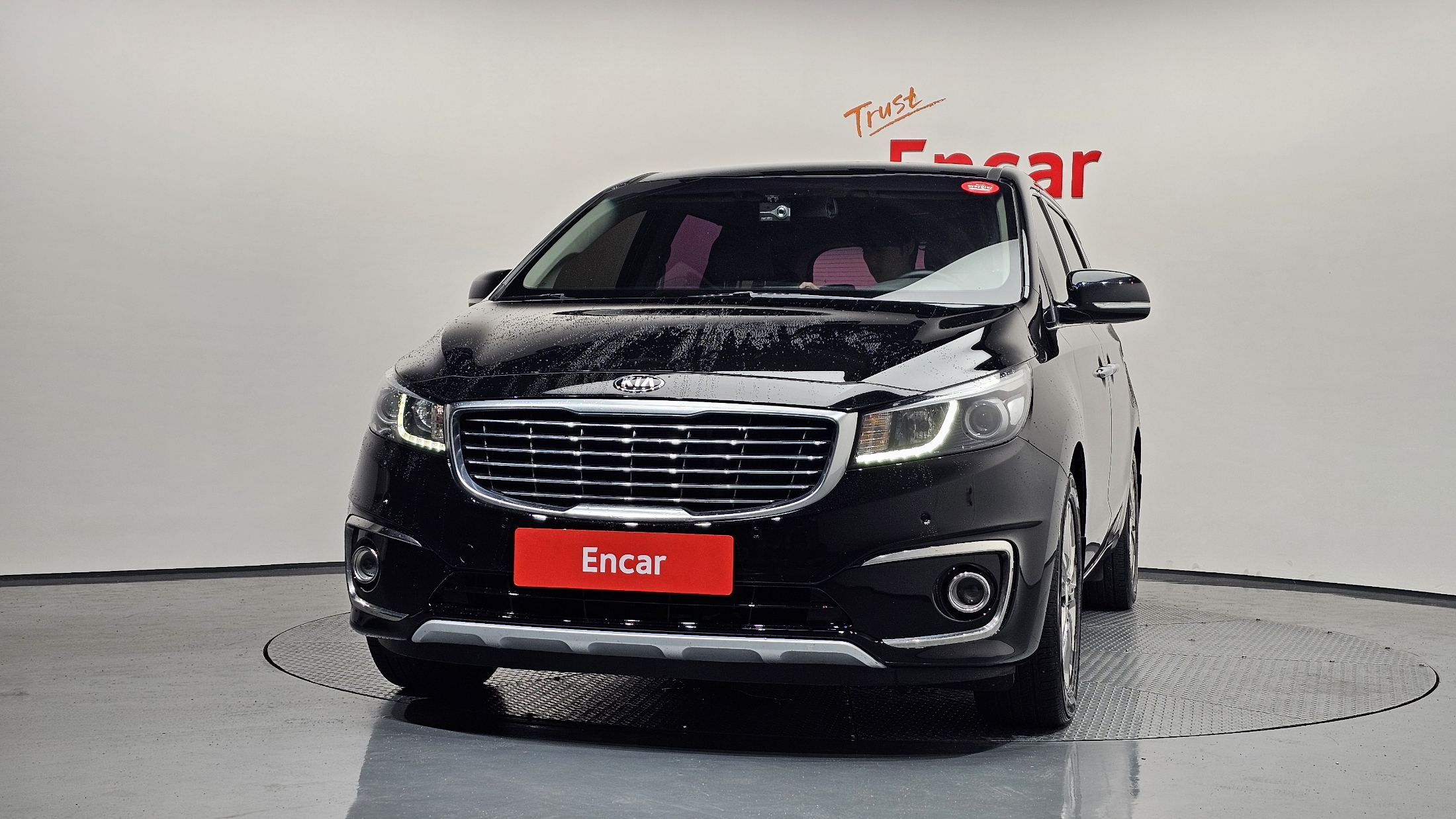KIA CARNIVAL photo 3