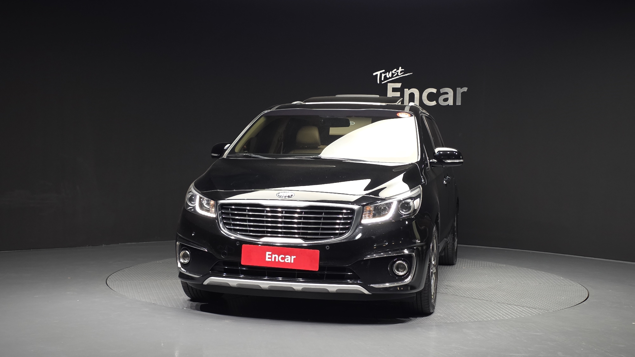 KIA CARNIVAL photo 3