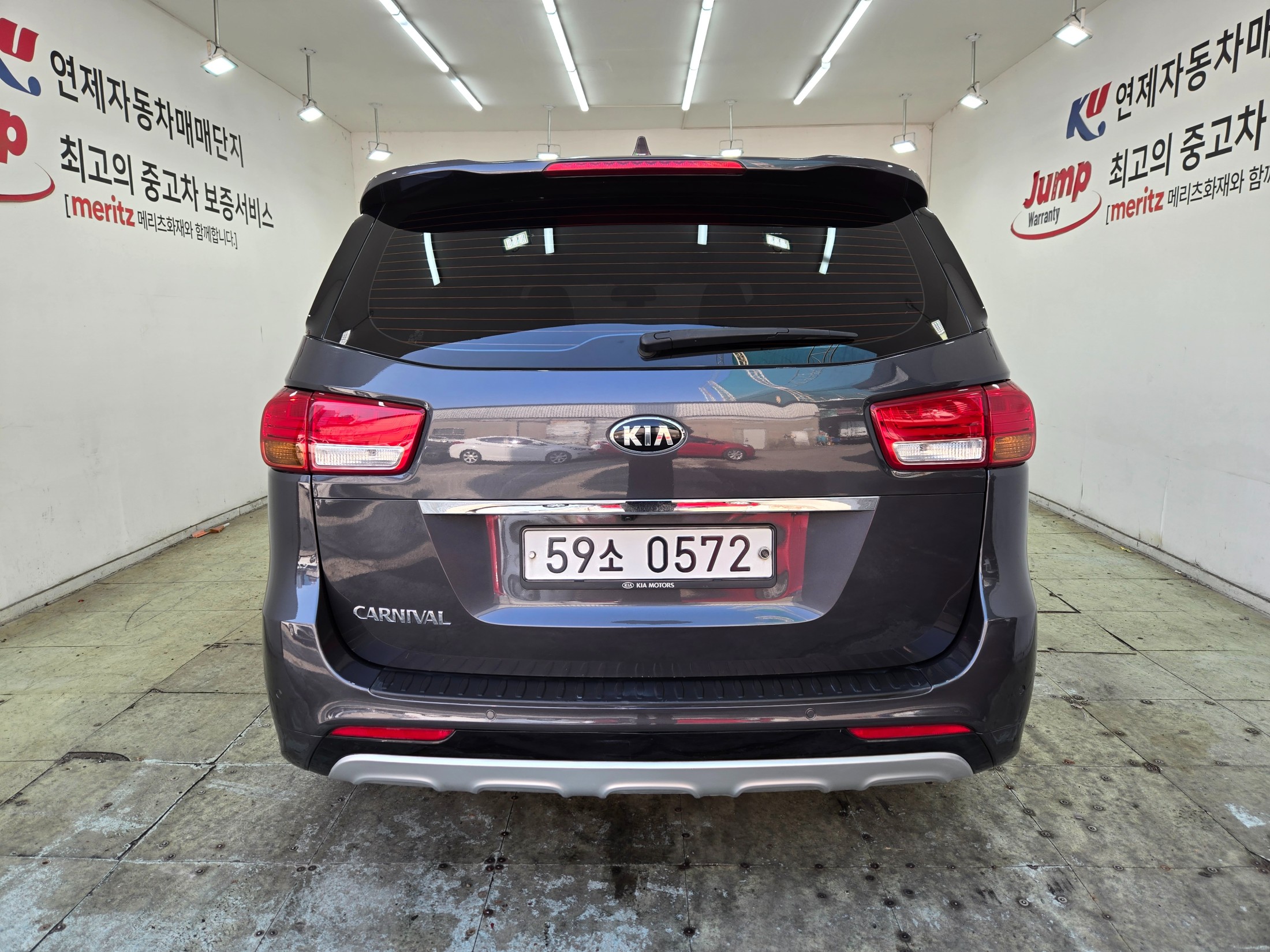 KIA CARNIVAL photo 2